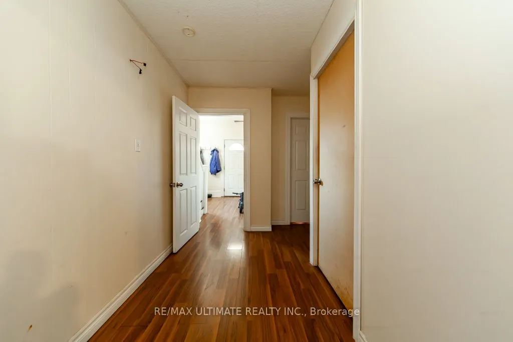128 Elgin Street E