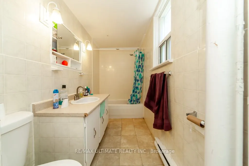 128 Elgin Street E