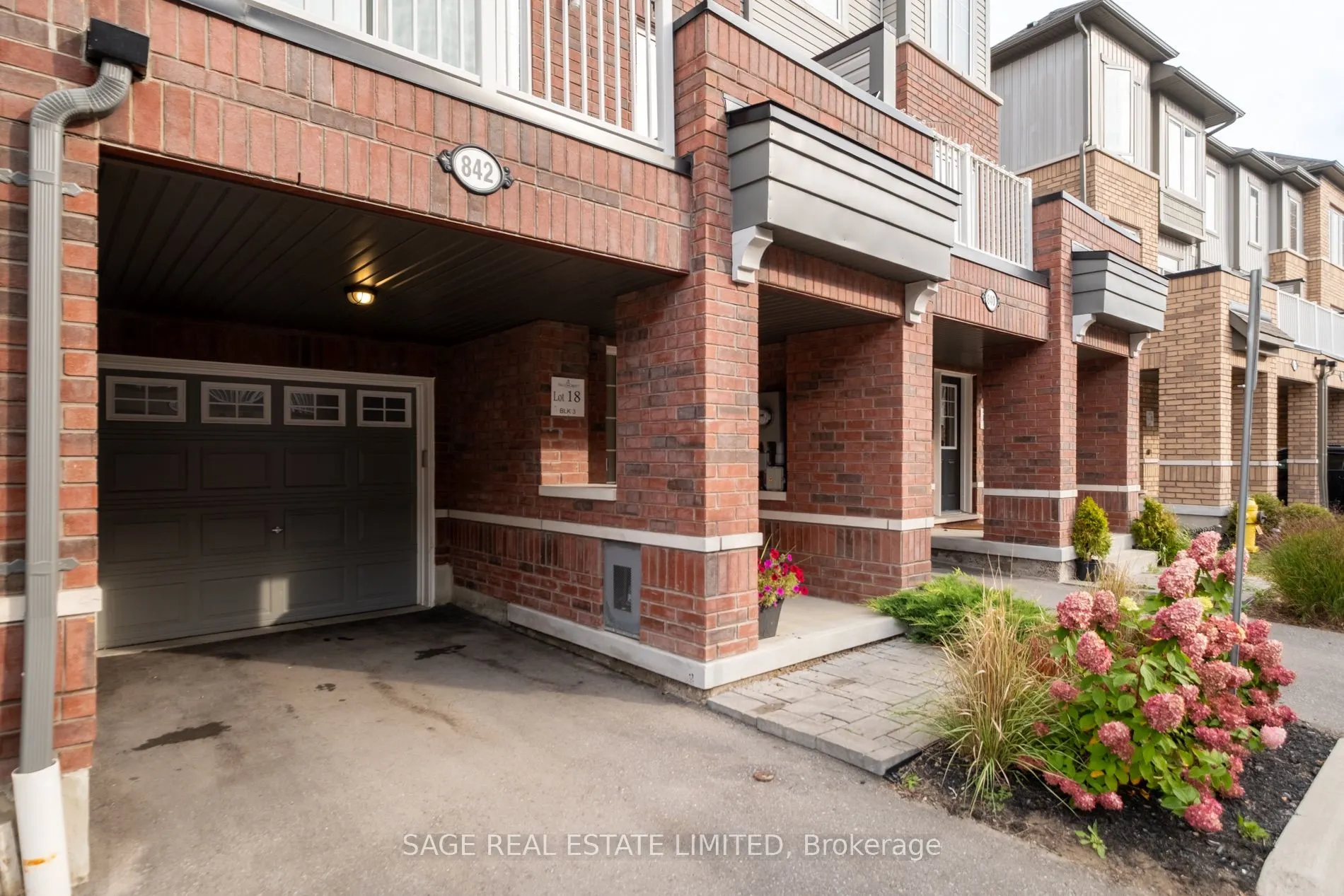 842 Atwater Path