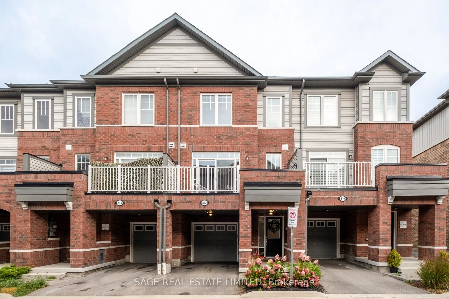 842 Atwater Path