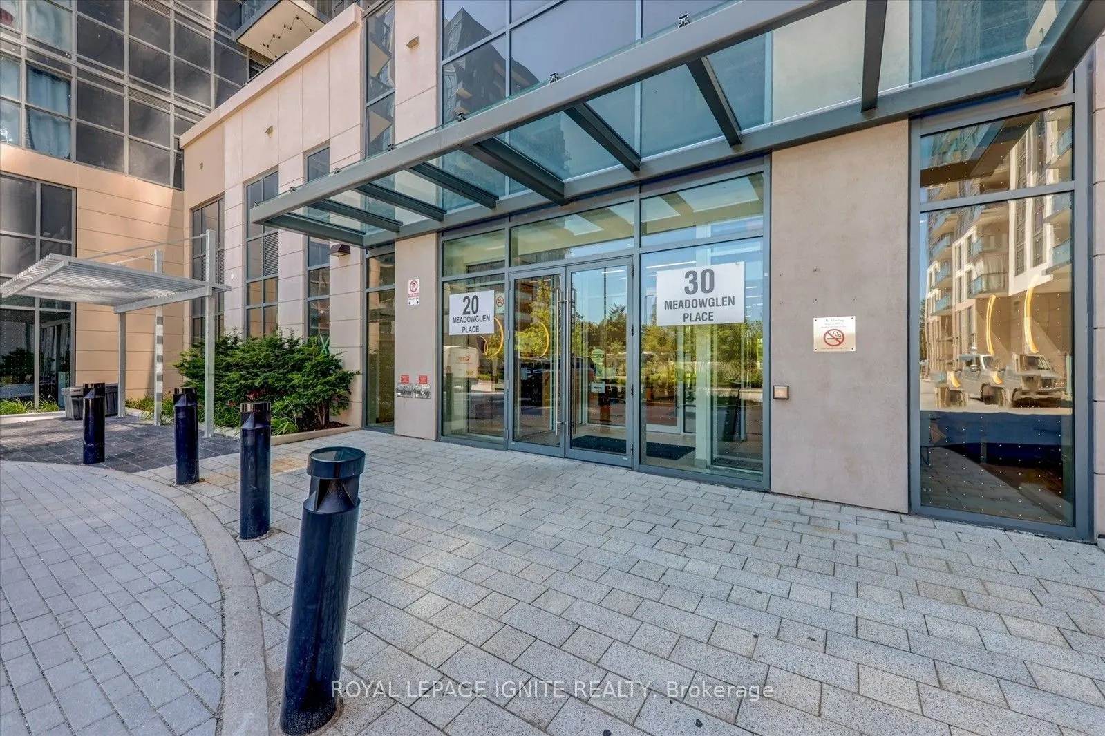 30 Meadowglen Place #1110