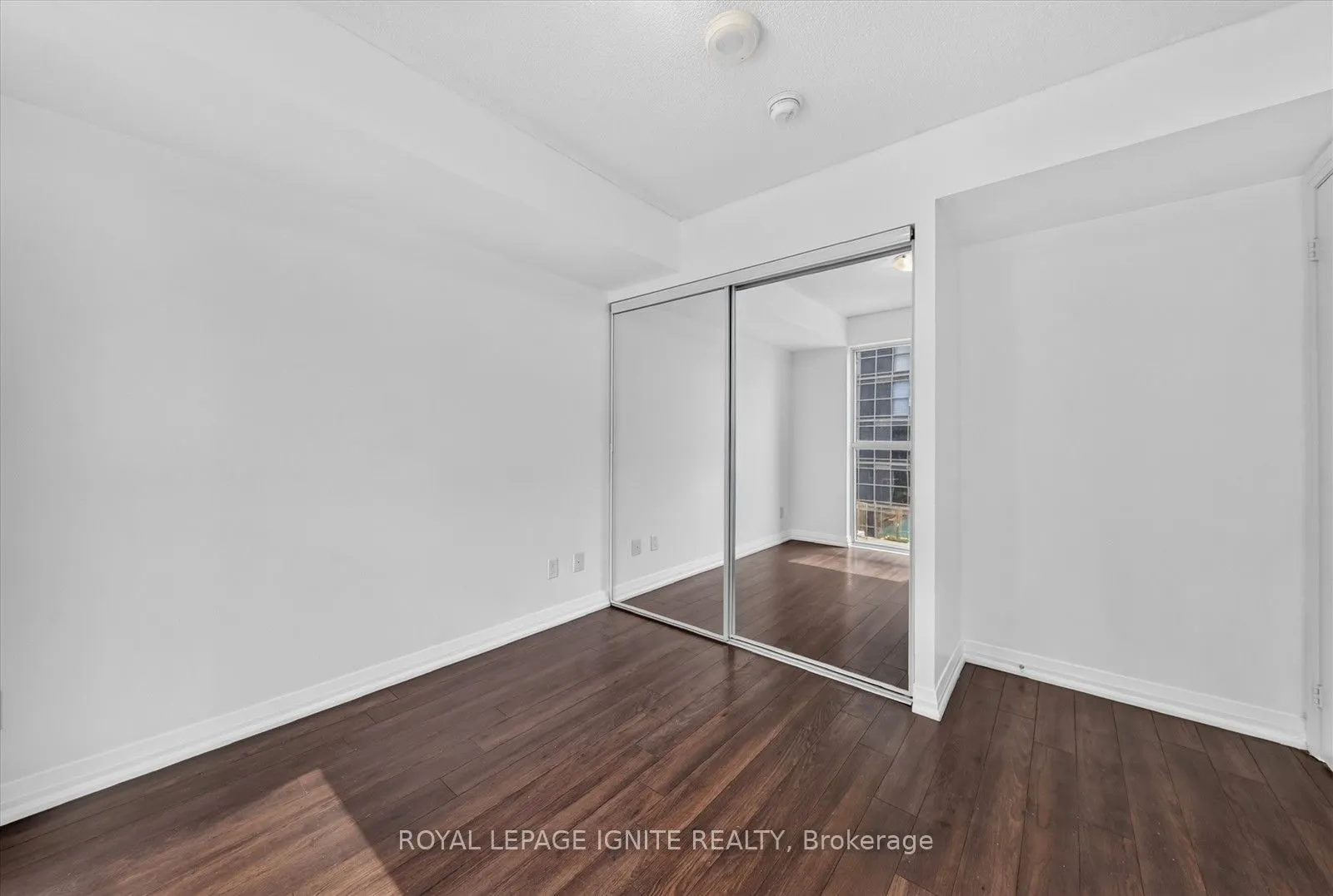 30 Meadowglen Place #1110