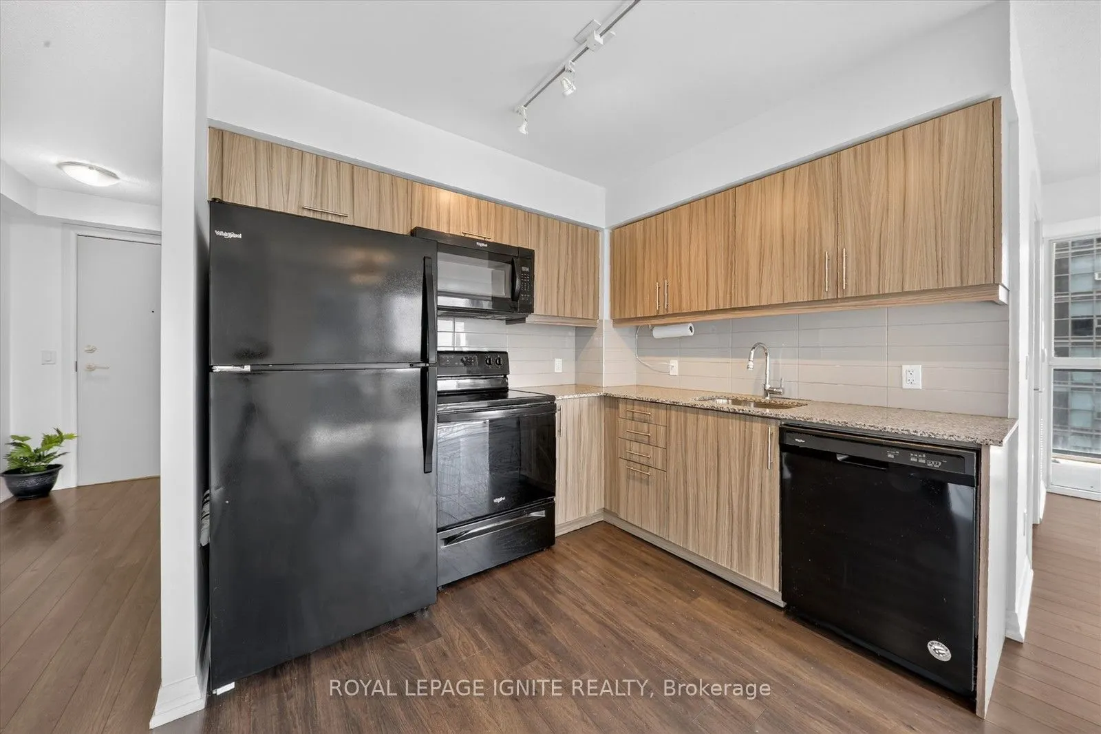 30 Meadowglen Place #1110