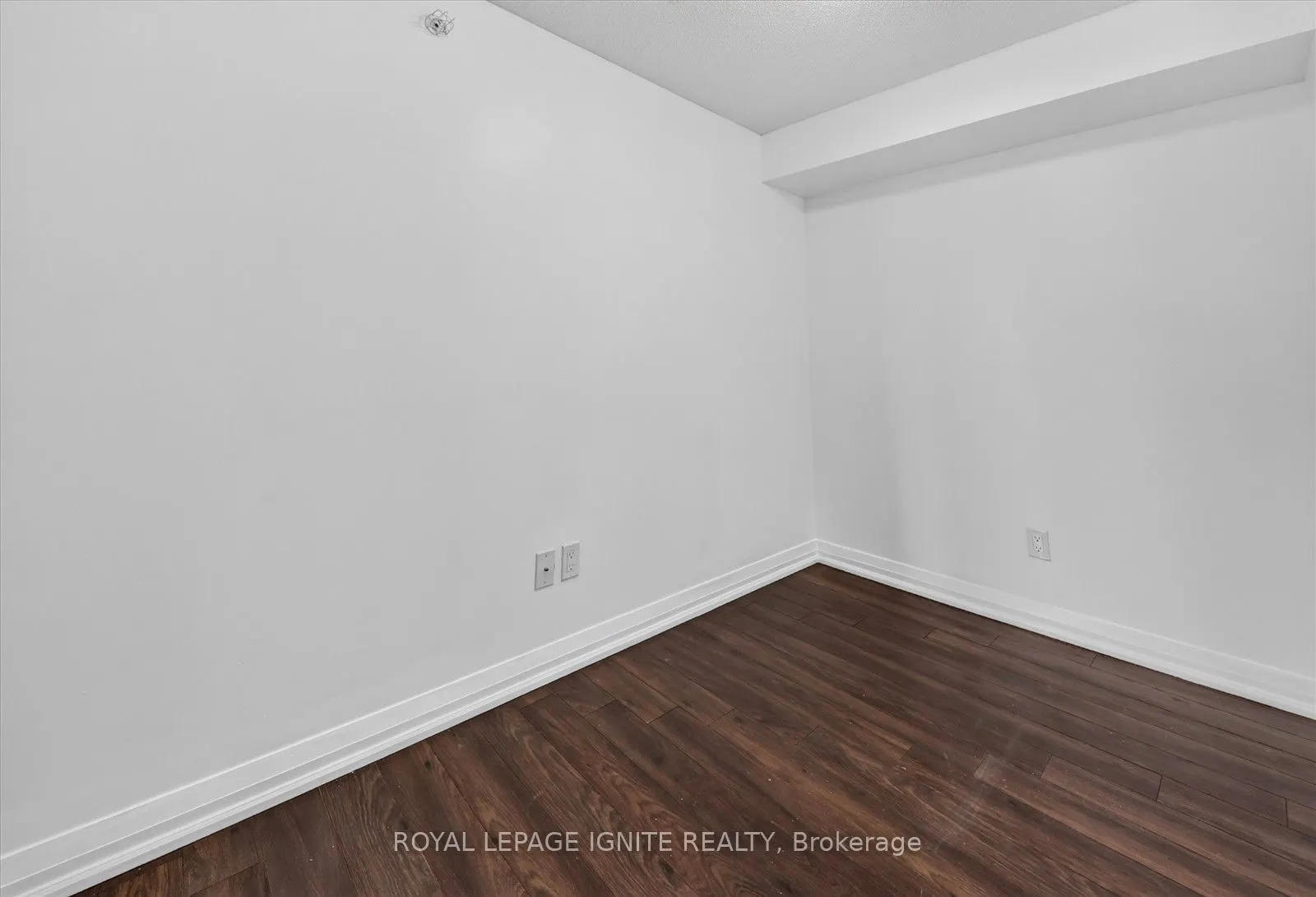 30 Meadowglen Place #1110