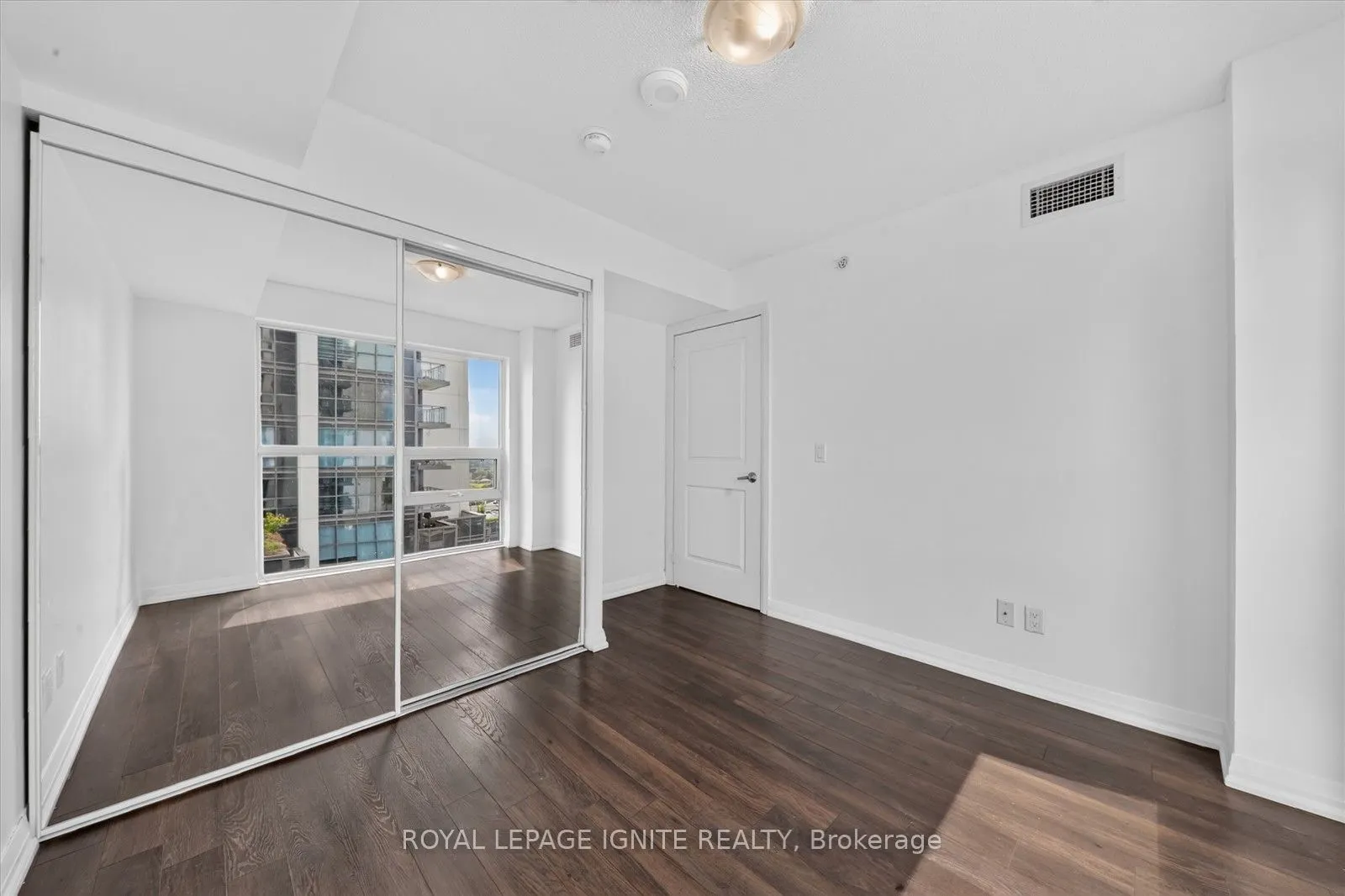 30 Meadowglen Place #1110
