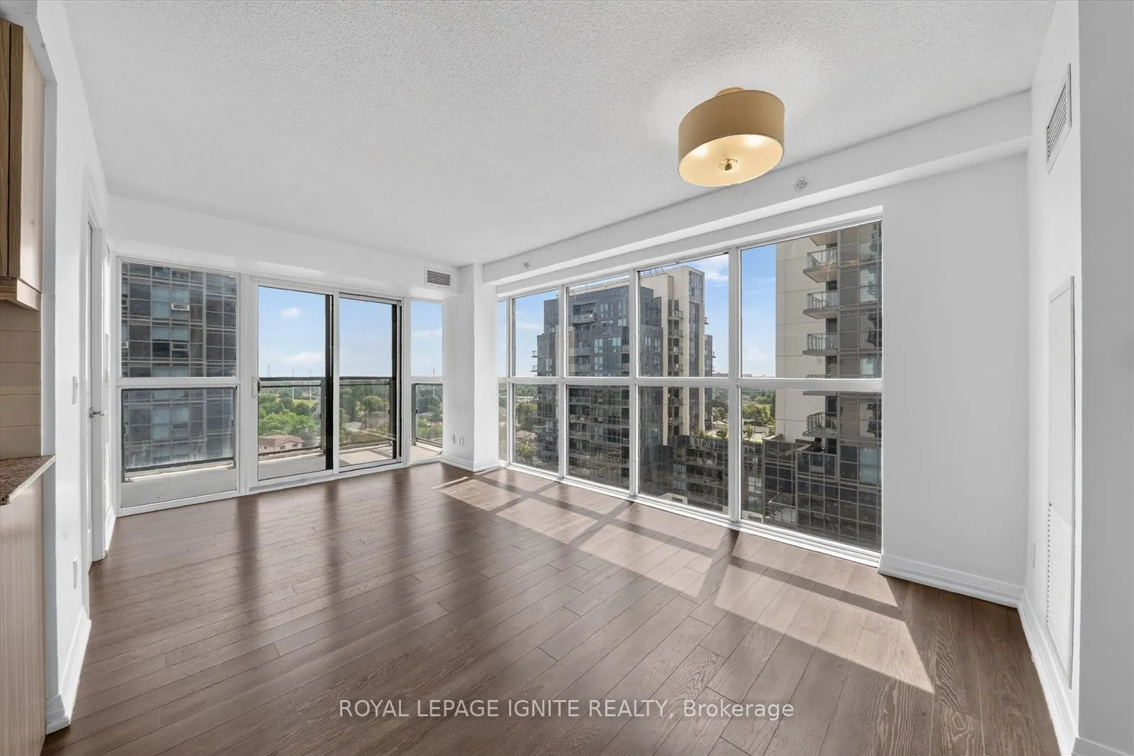 30 Meadowglen Place #1110