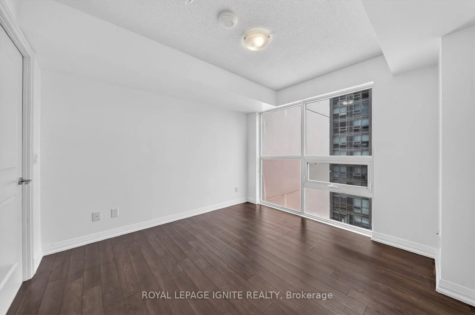 30 Meadowglen Place #1110