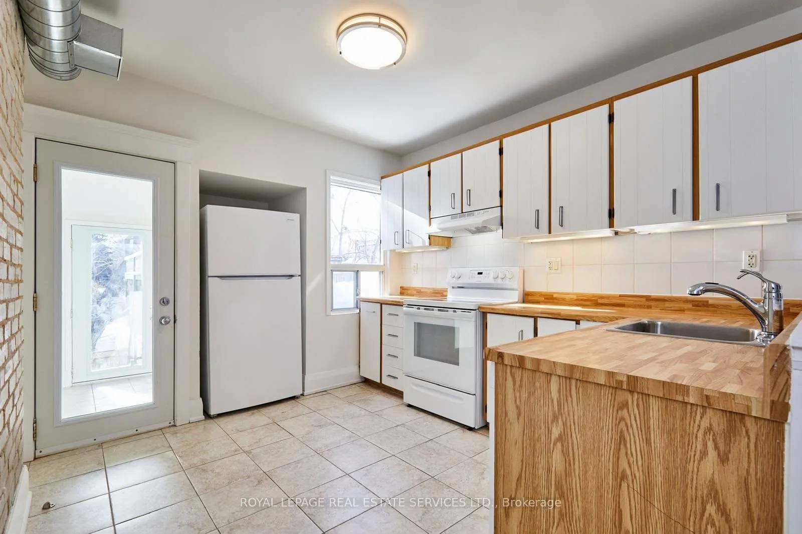 927 Kingston Road #2nd Floor