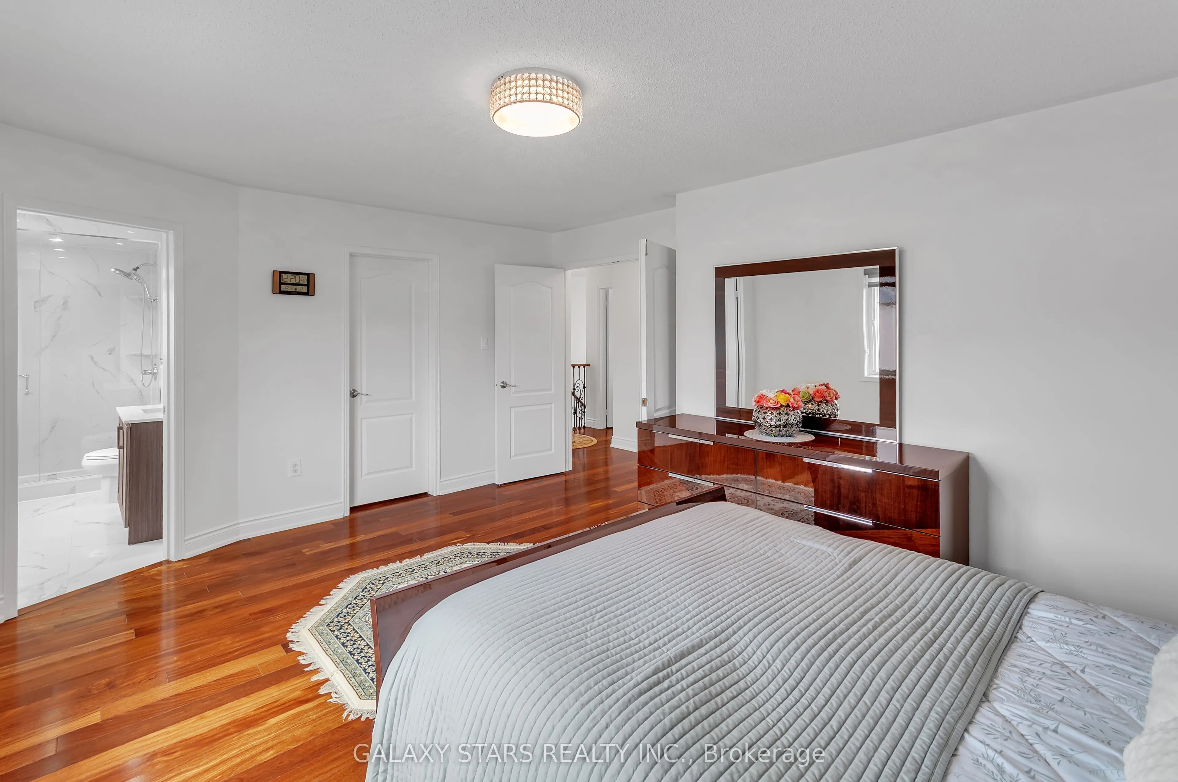 32 Armitage Crescent