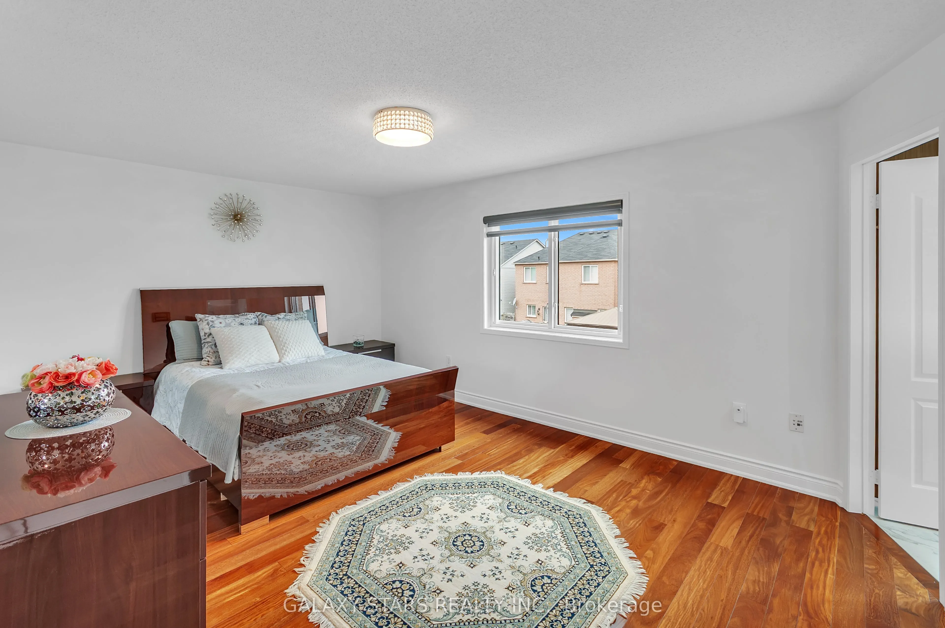 32 Armitage Crescent
