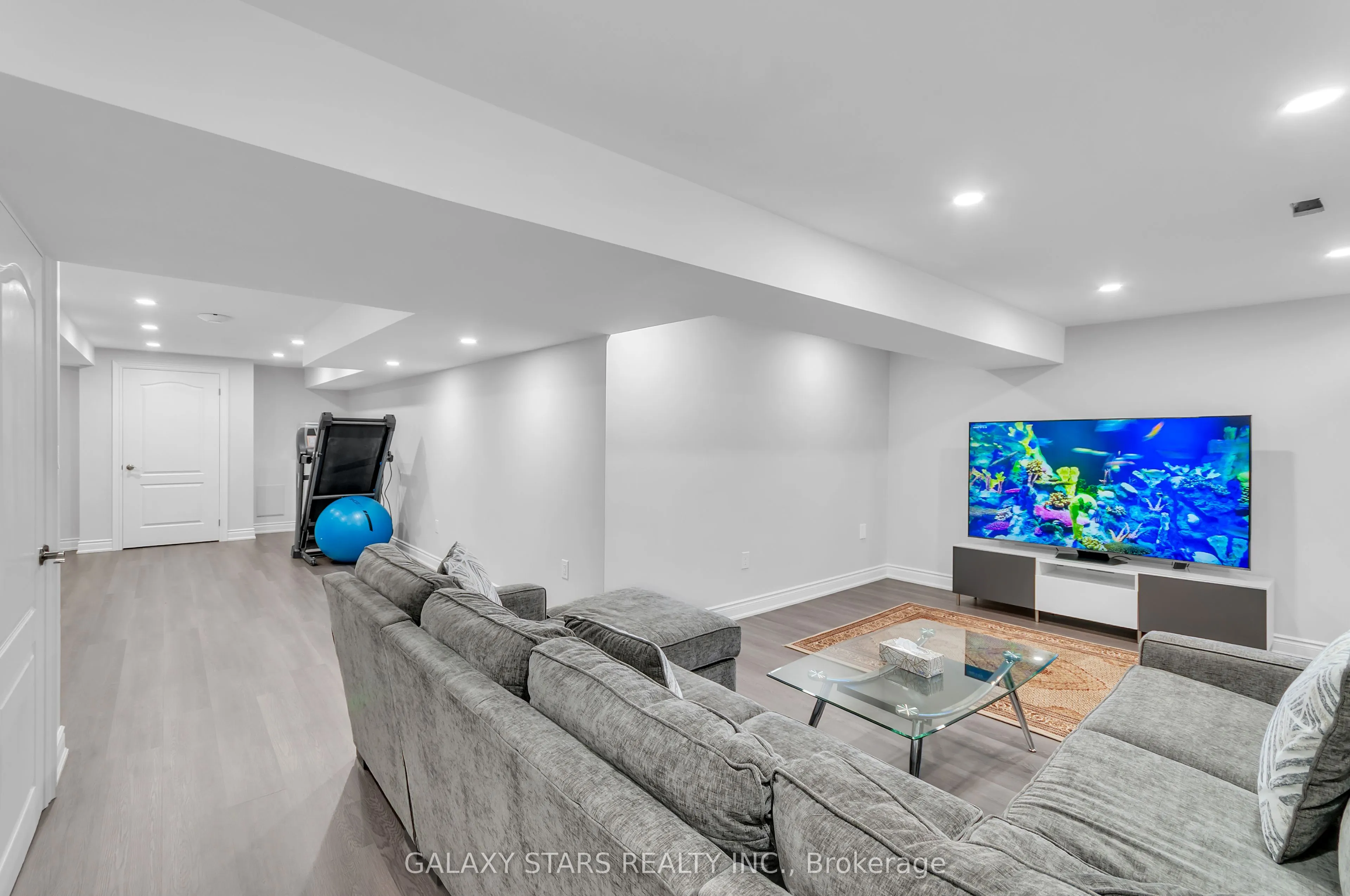 32 Armitage Crescent