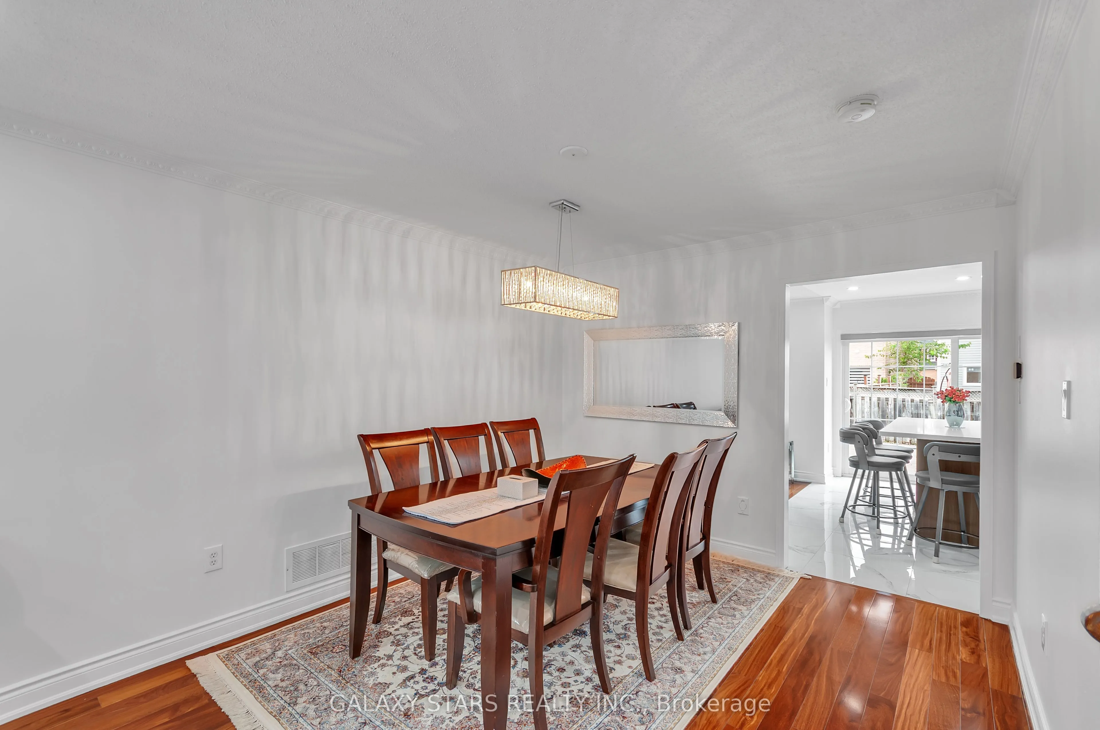 32 Armitage Crescent