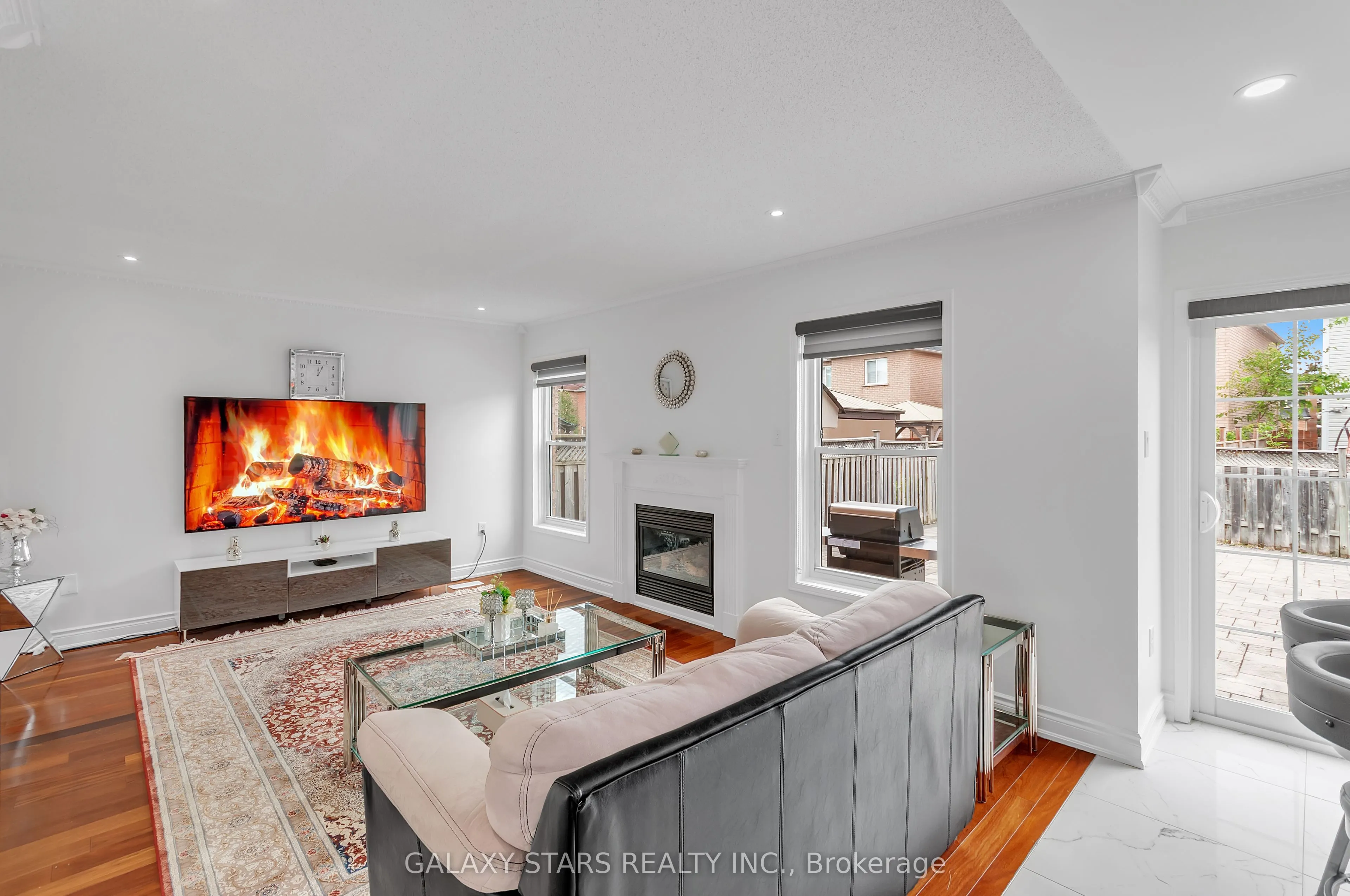 32 Armitage Crescent