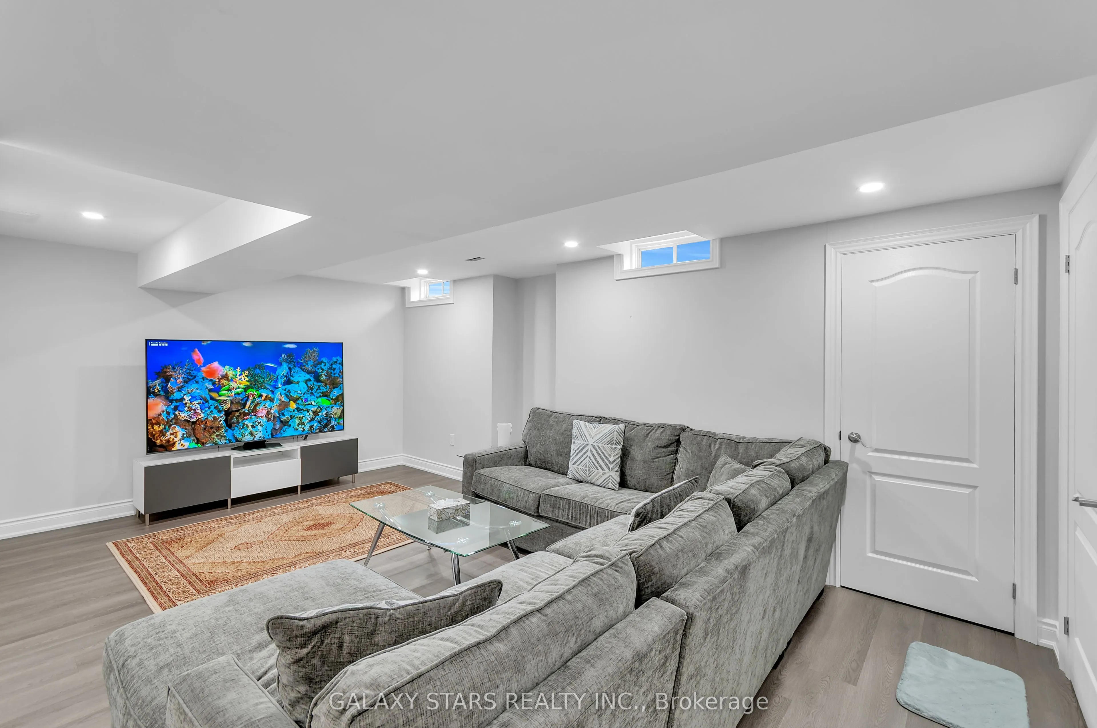 32 Armitage Crescent