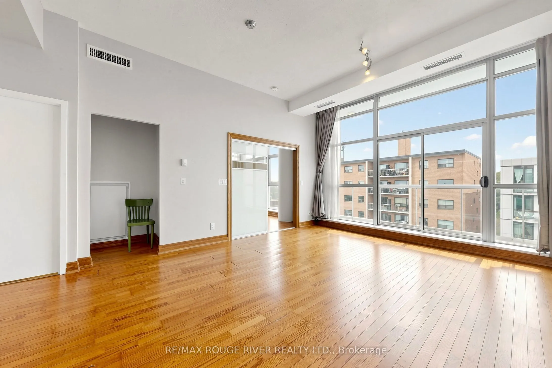 601 Kingston Road #606