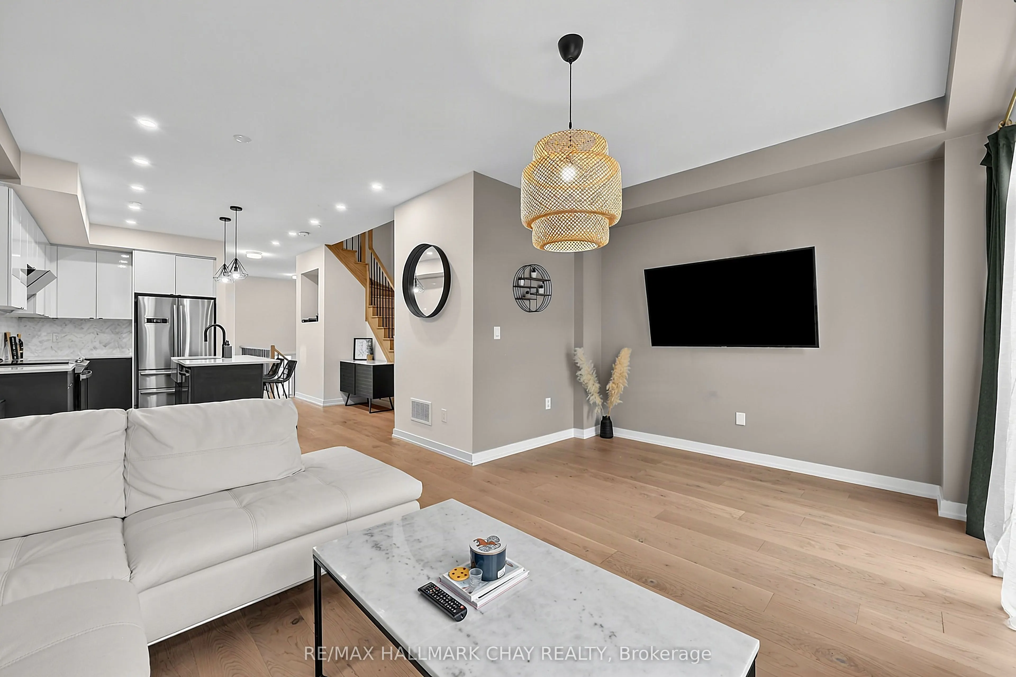 2526 Castlegate Crossing