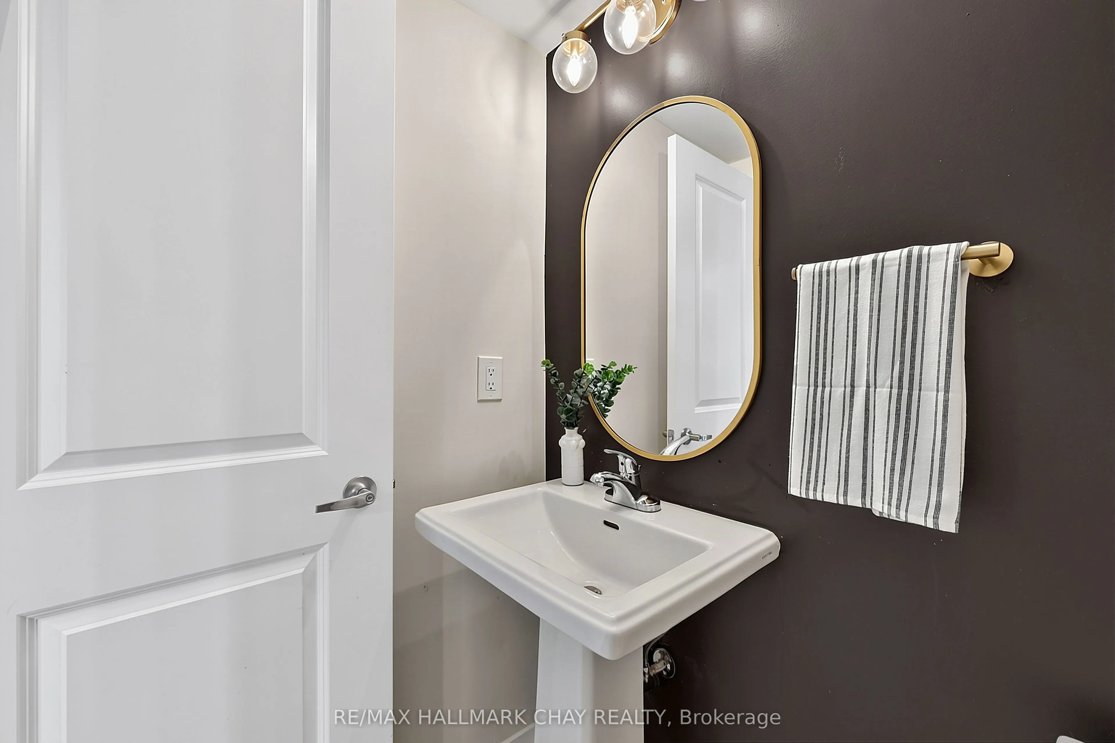 2526 Castlegate Crossing