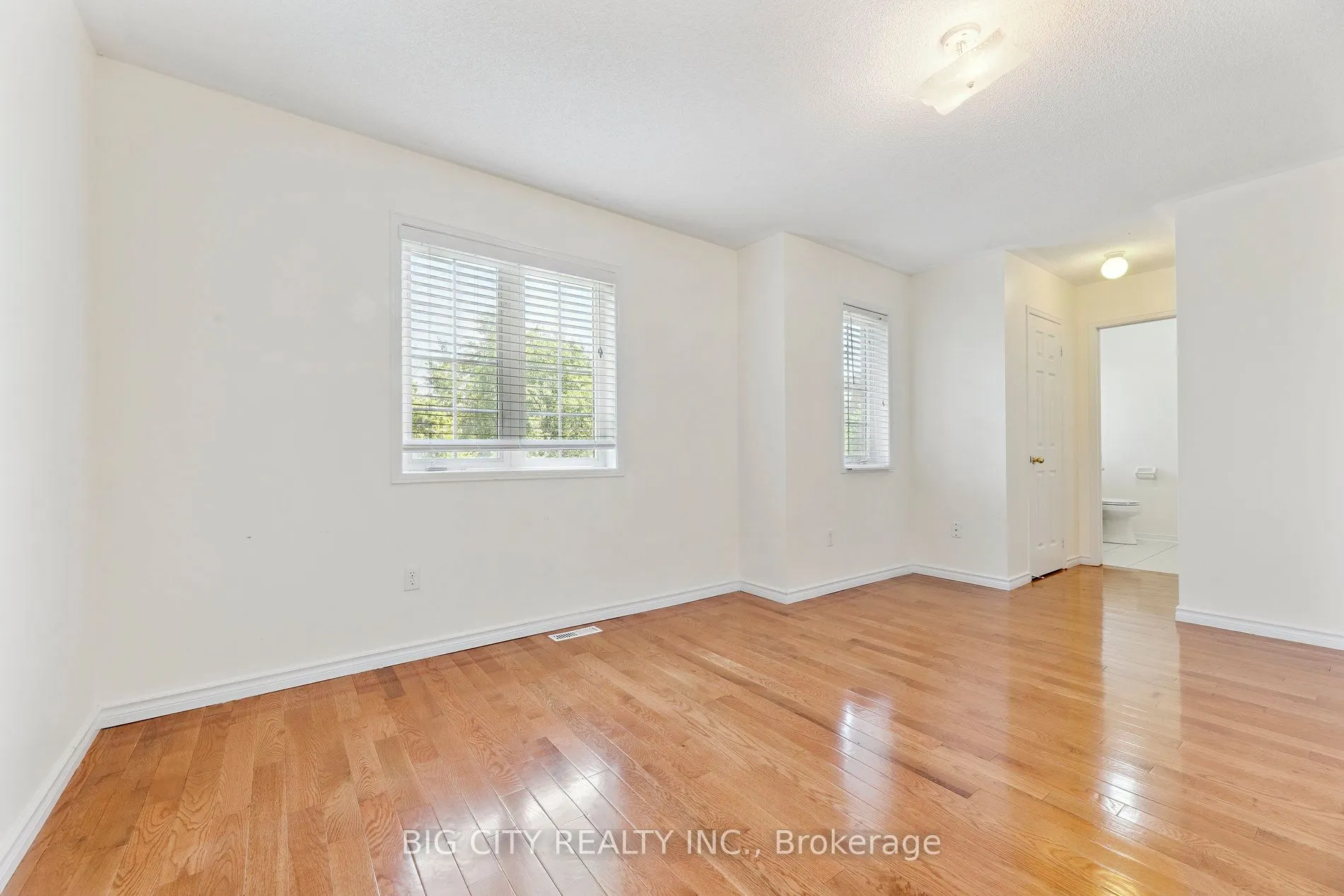 23 Angier Crescent #Upper