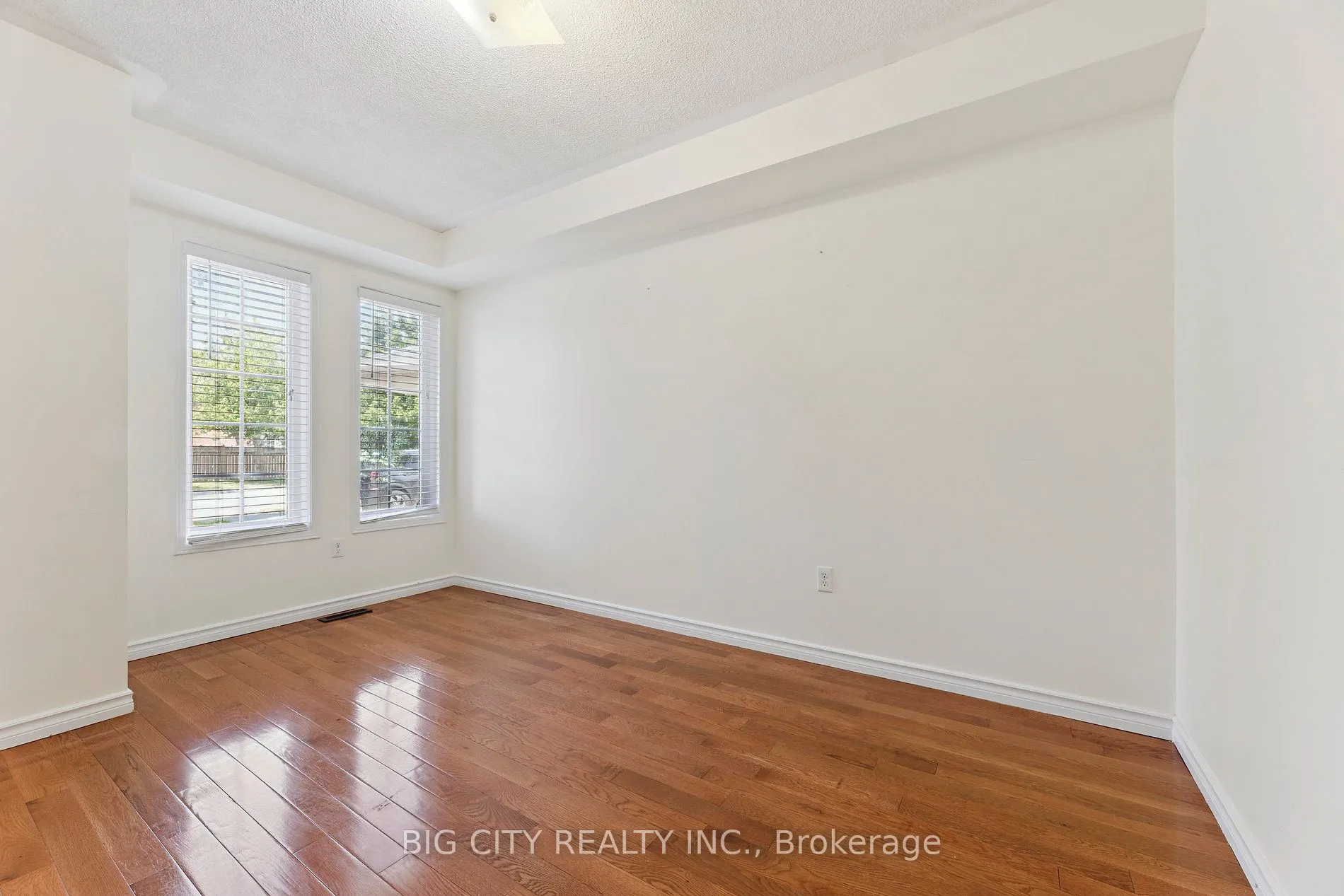 23 Angier Crescent #Upper