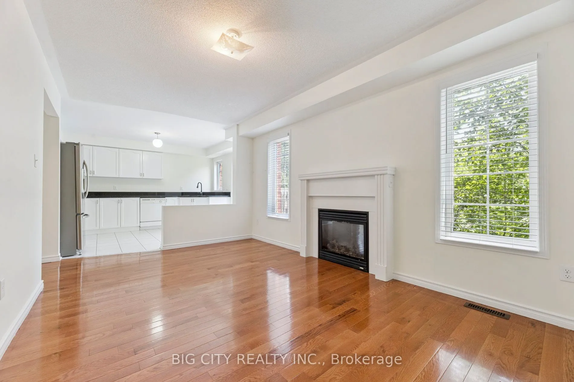 23 Angier Crescent #Upper