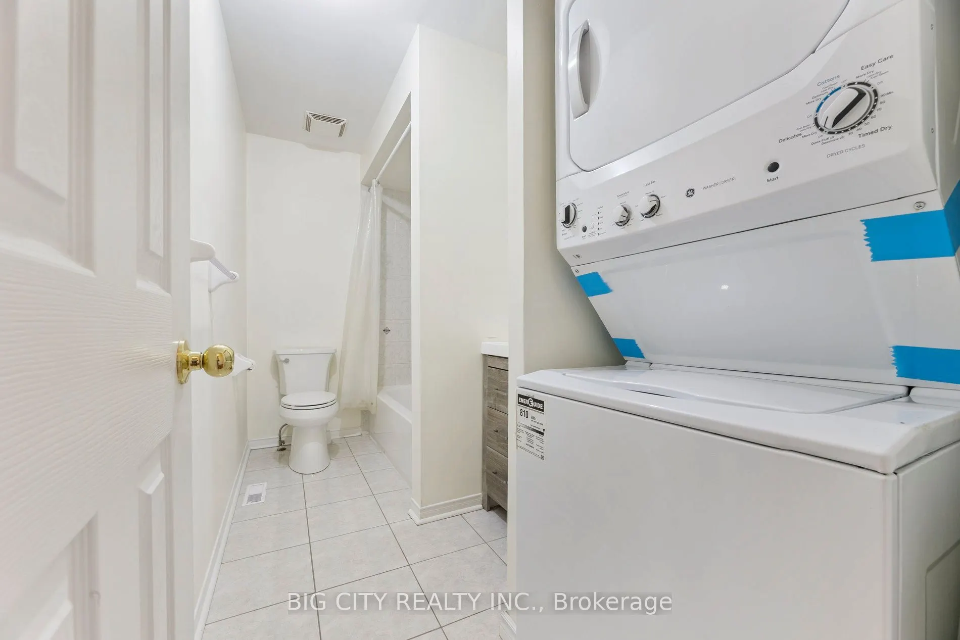 23 Angier Crescent #Upper