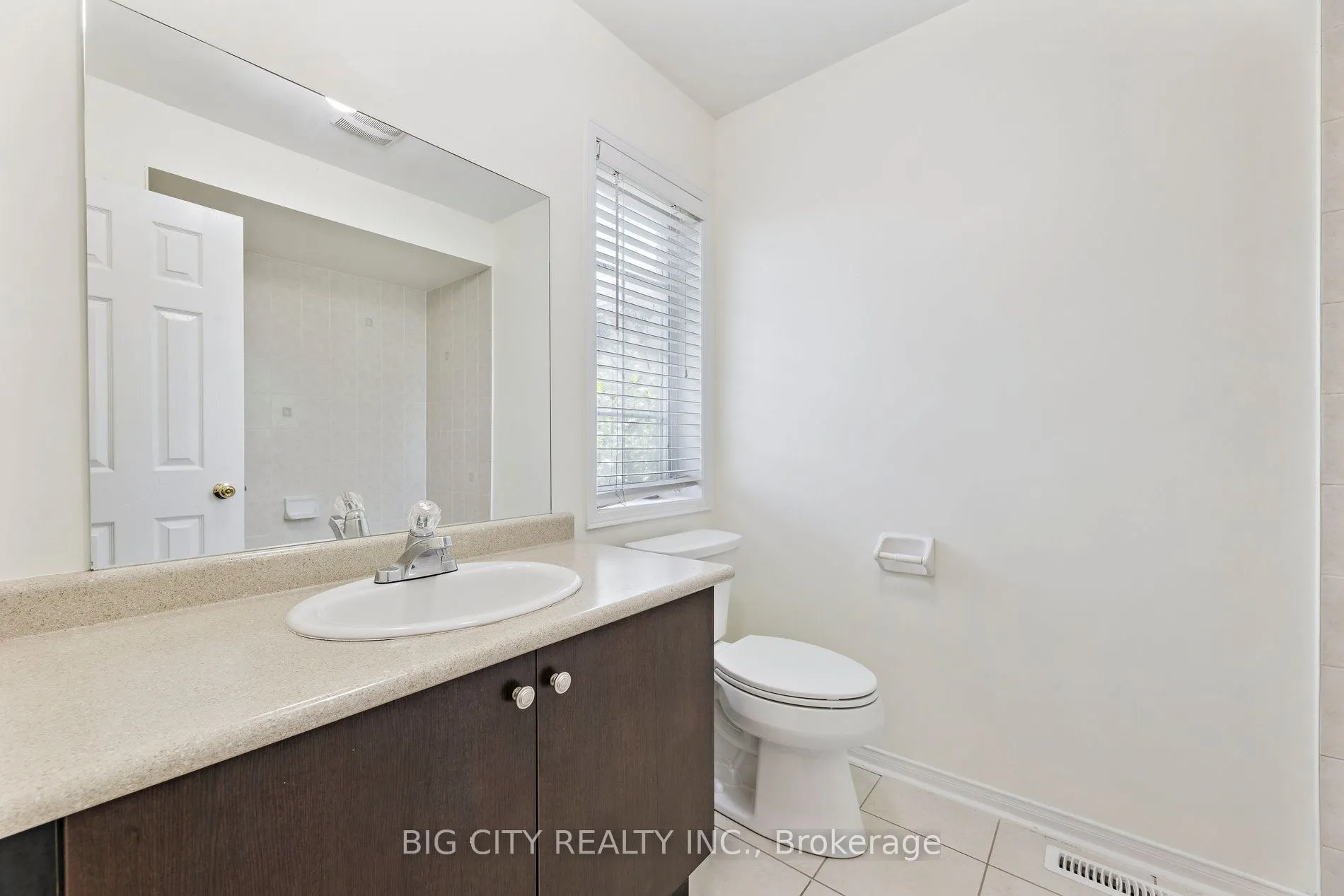 23 Angier Crescent #Upper