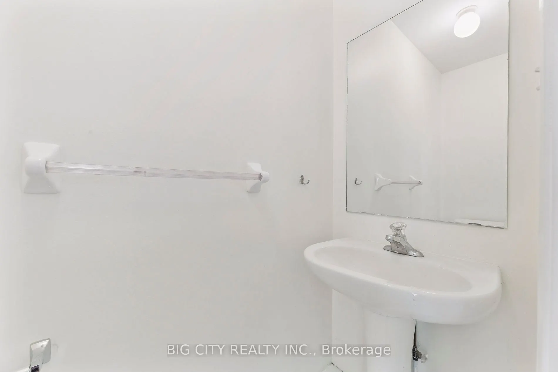 23 Angier Crescent #Upper