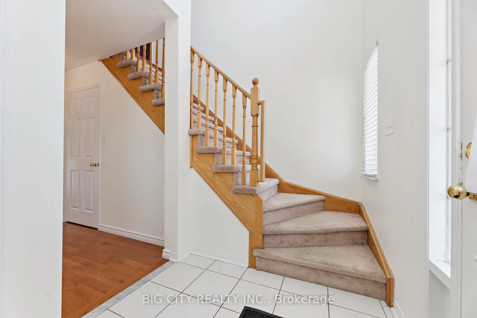 23 Angier Crescent #Upper