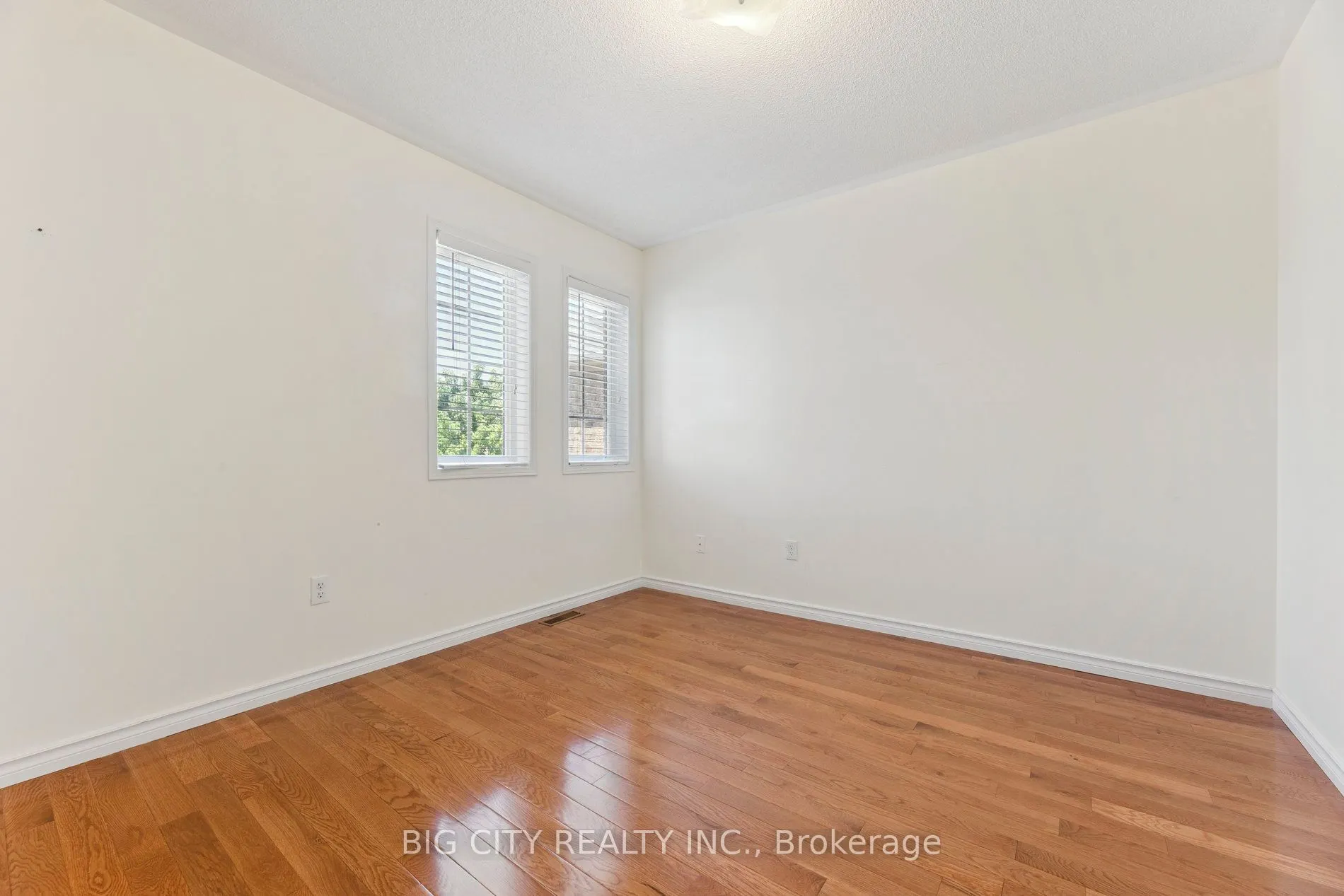 23 Angier Crescent #Upper