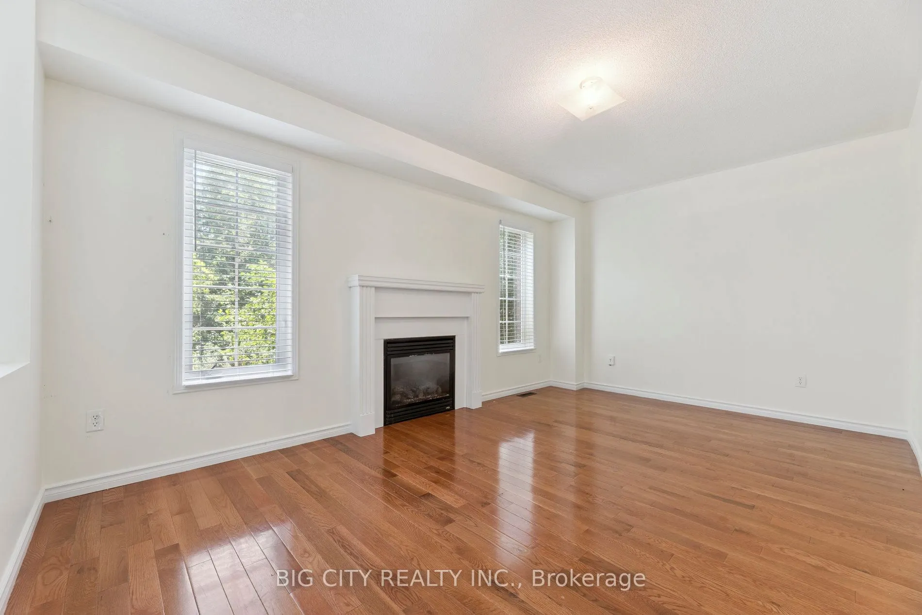 23 Angier Crescent #Upper