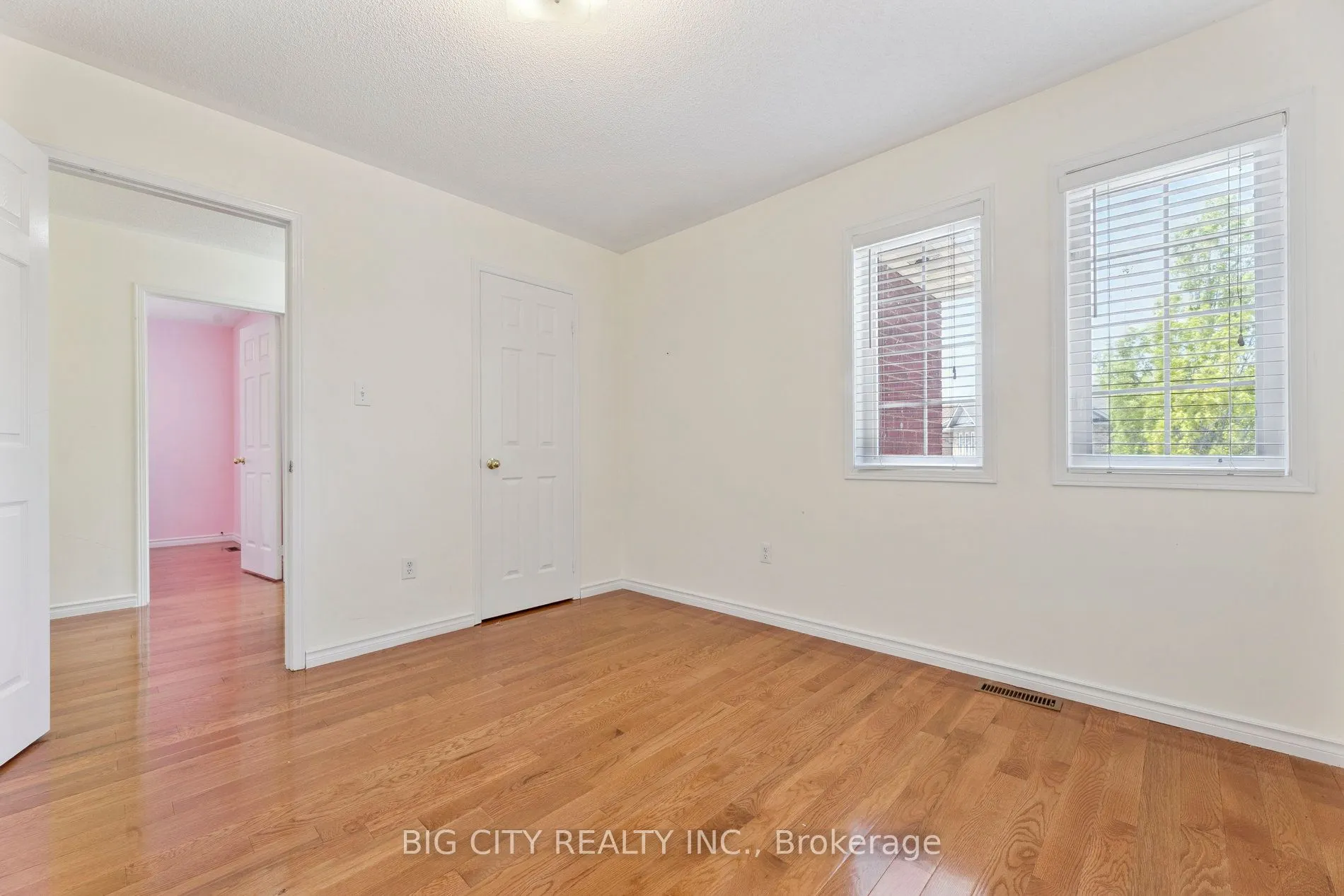 23 Angier Crescent #Upper