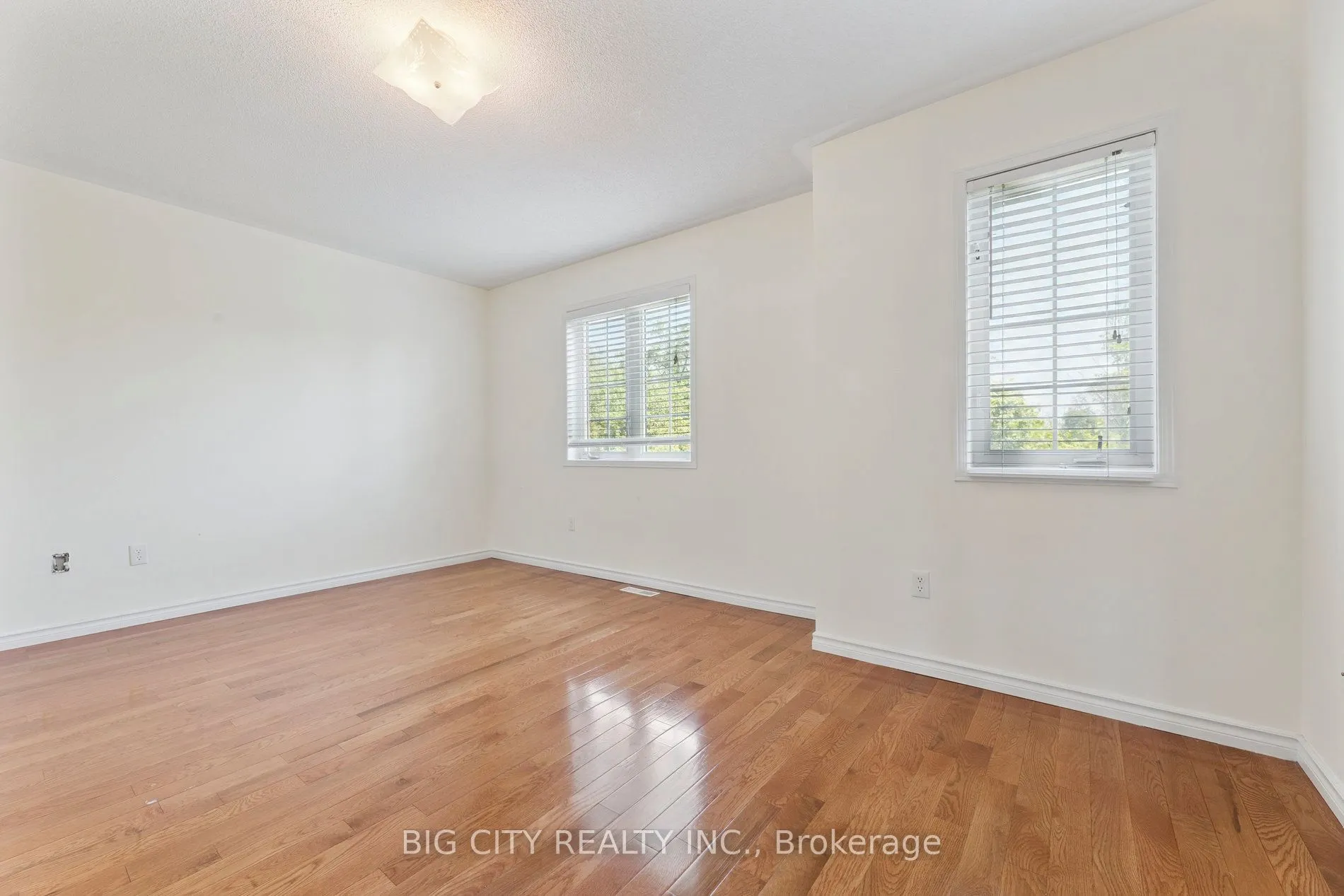 23 Angier Crescent #Upper