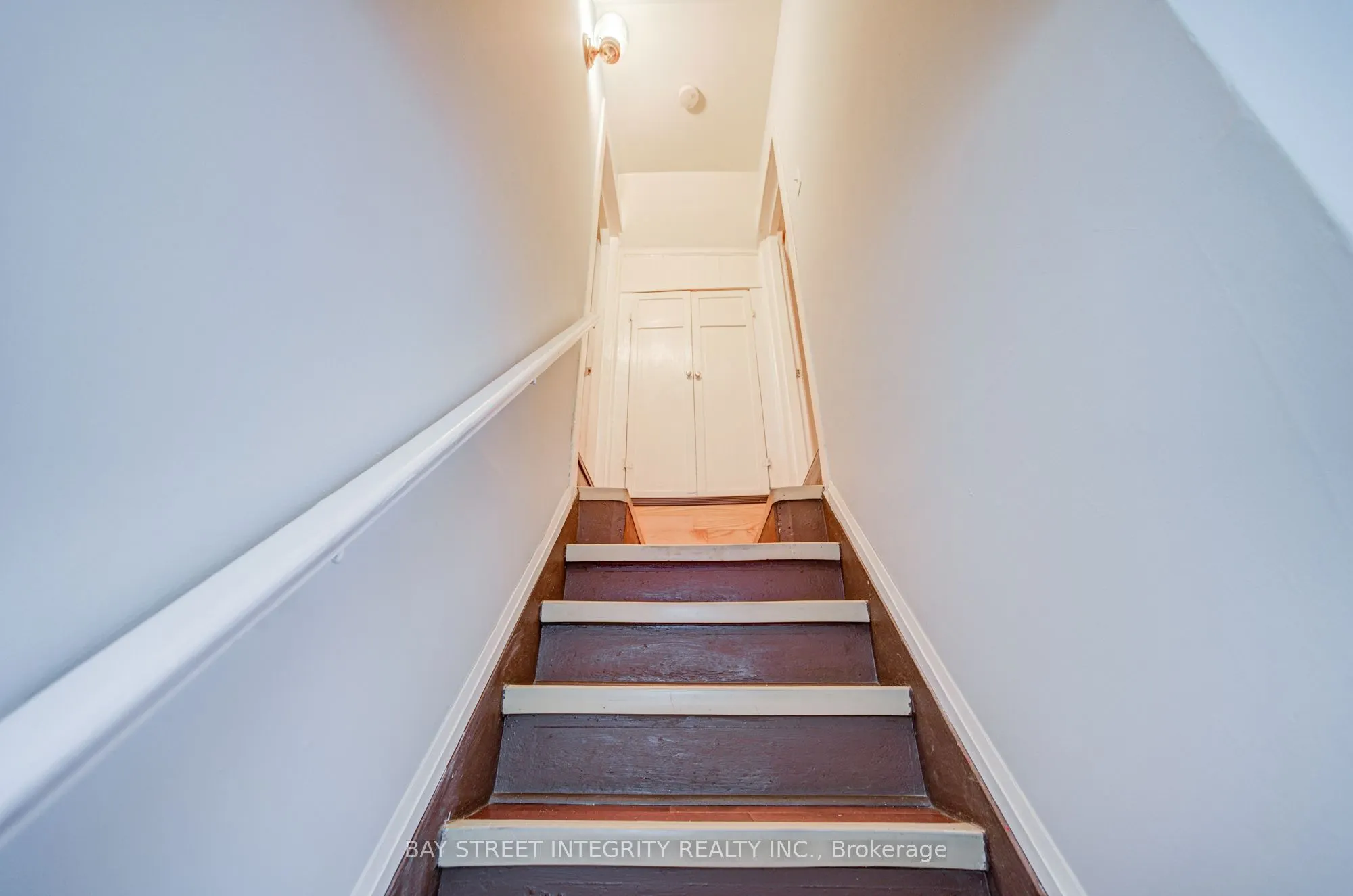 19 Robinson Avenue