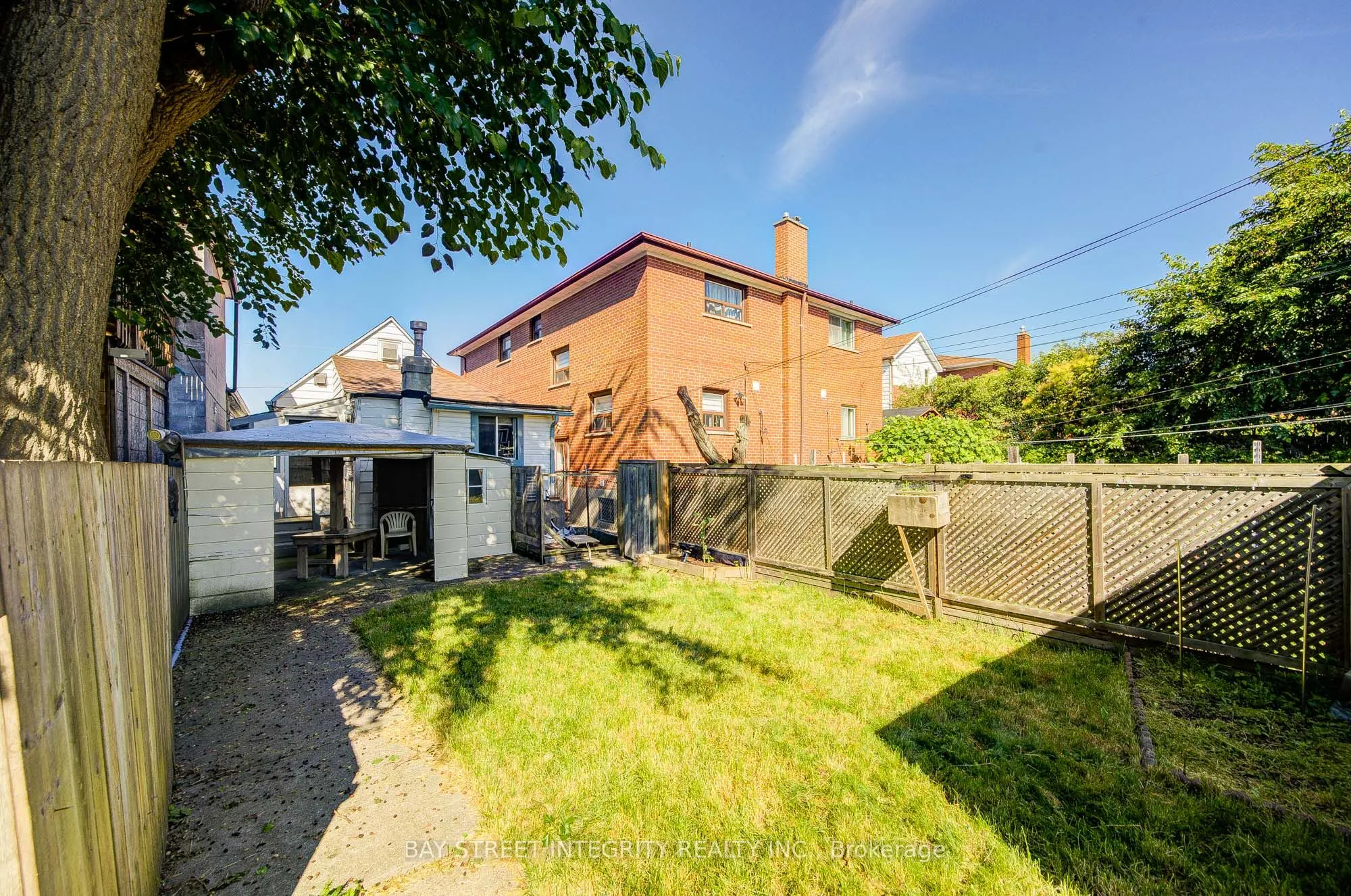 19 Robinson Avenue