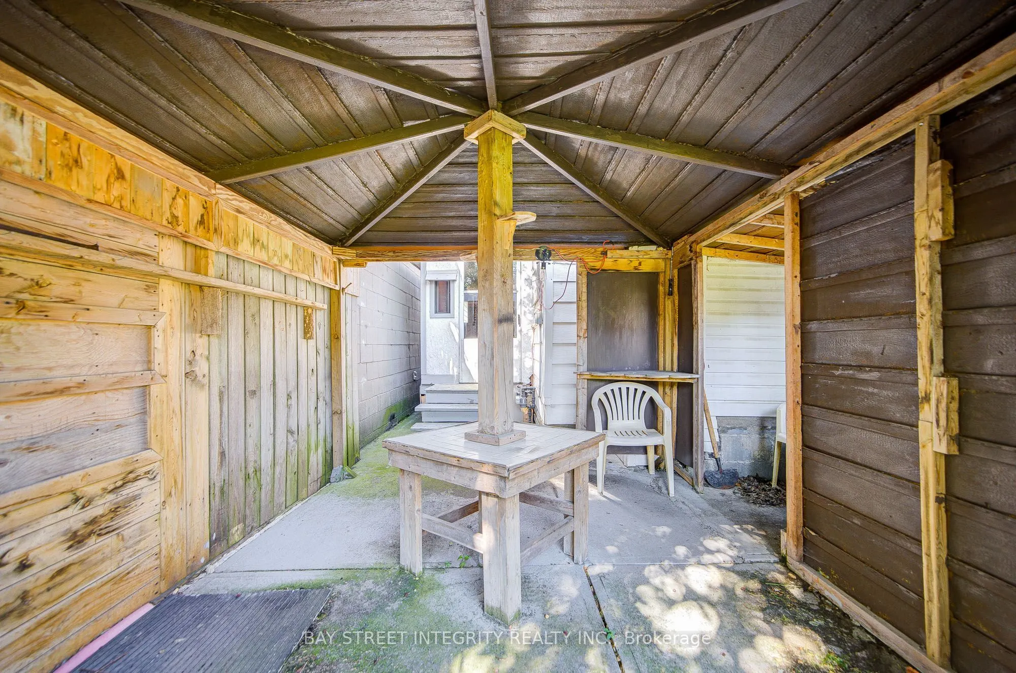 19 Robinson Avenue