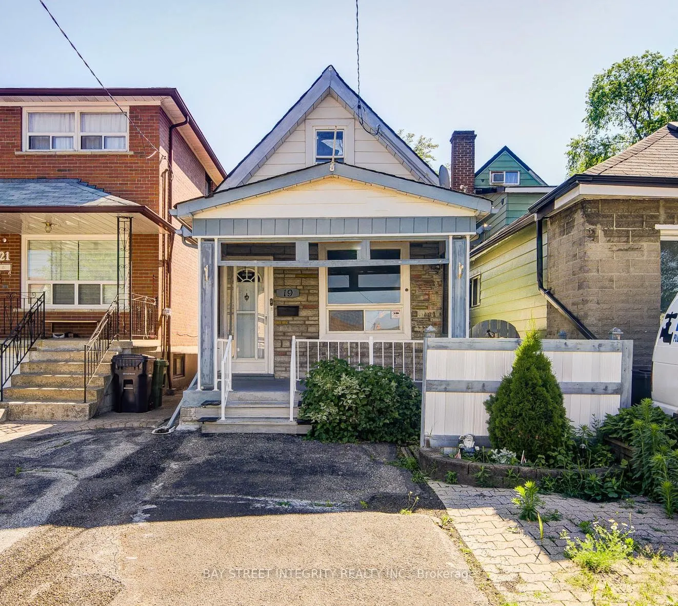 19 Robinson Avenue