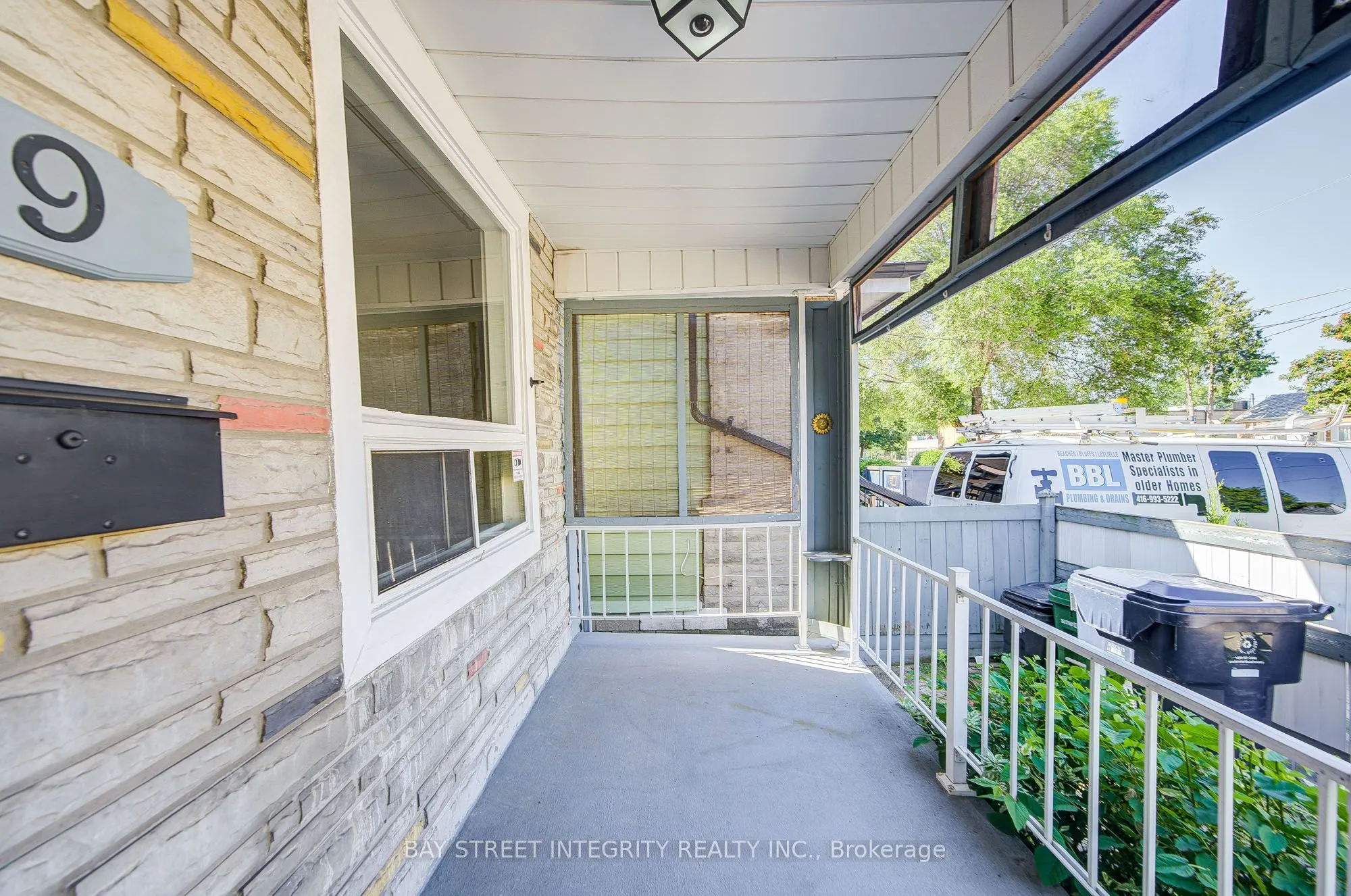 19 Robinson Avenue