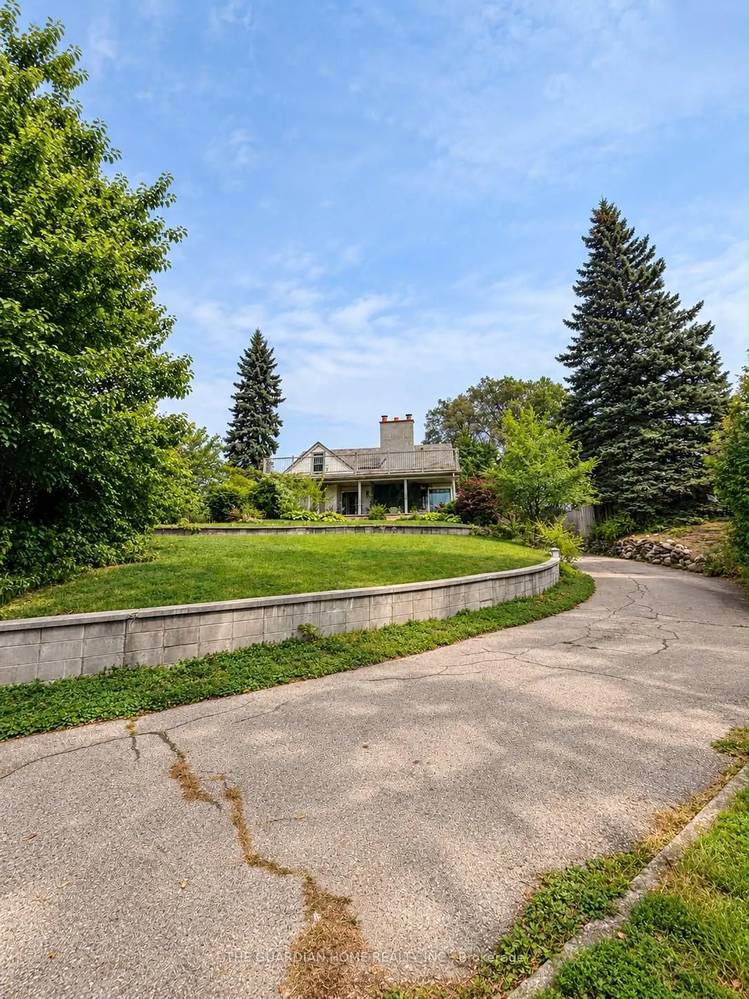 109 Grandview Street S