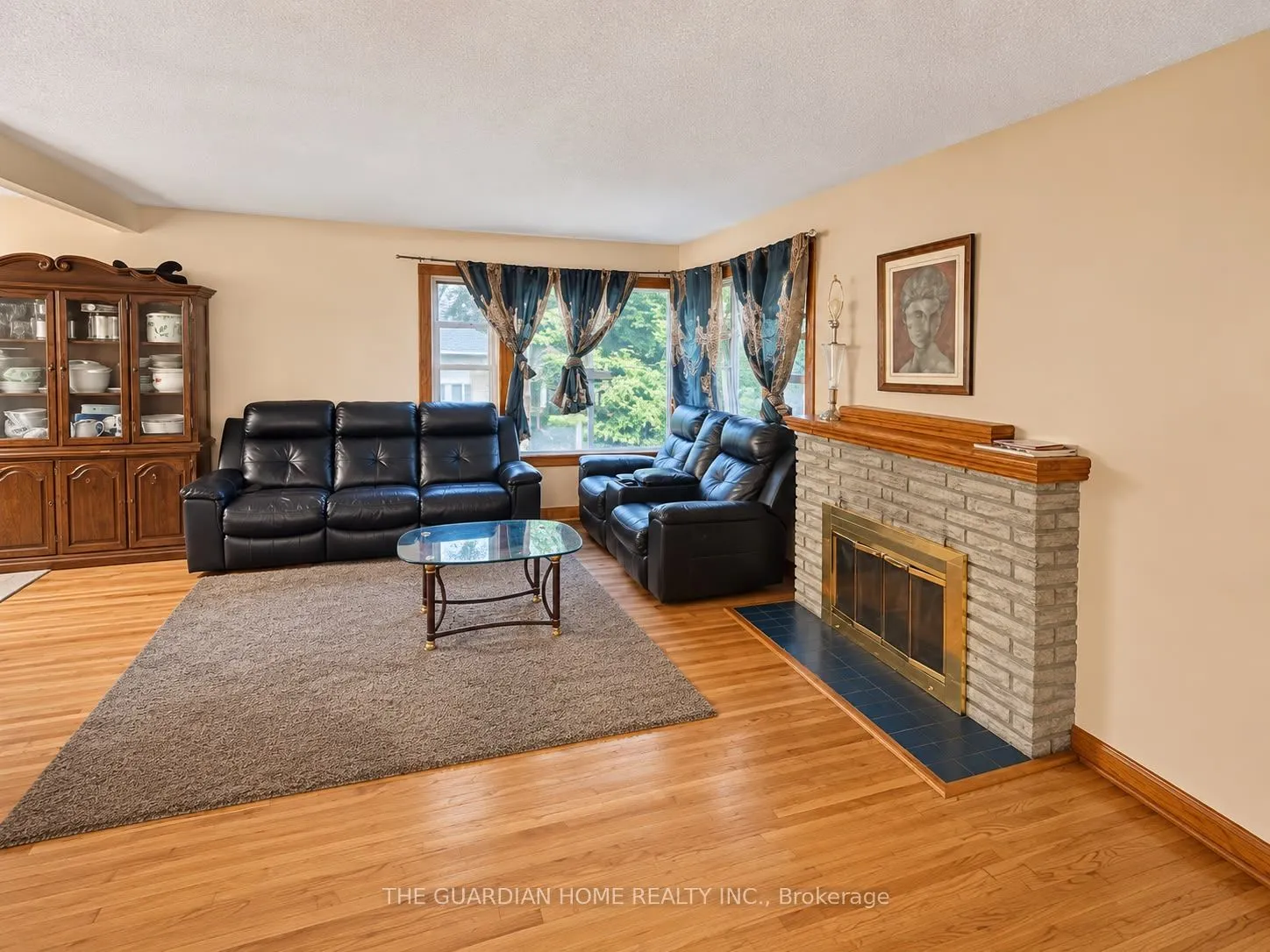 109 Grandview Street S