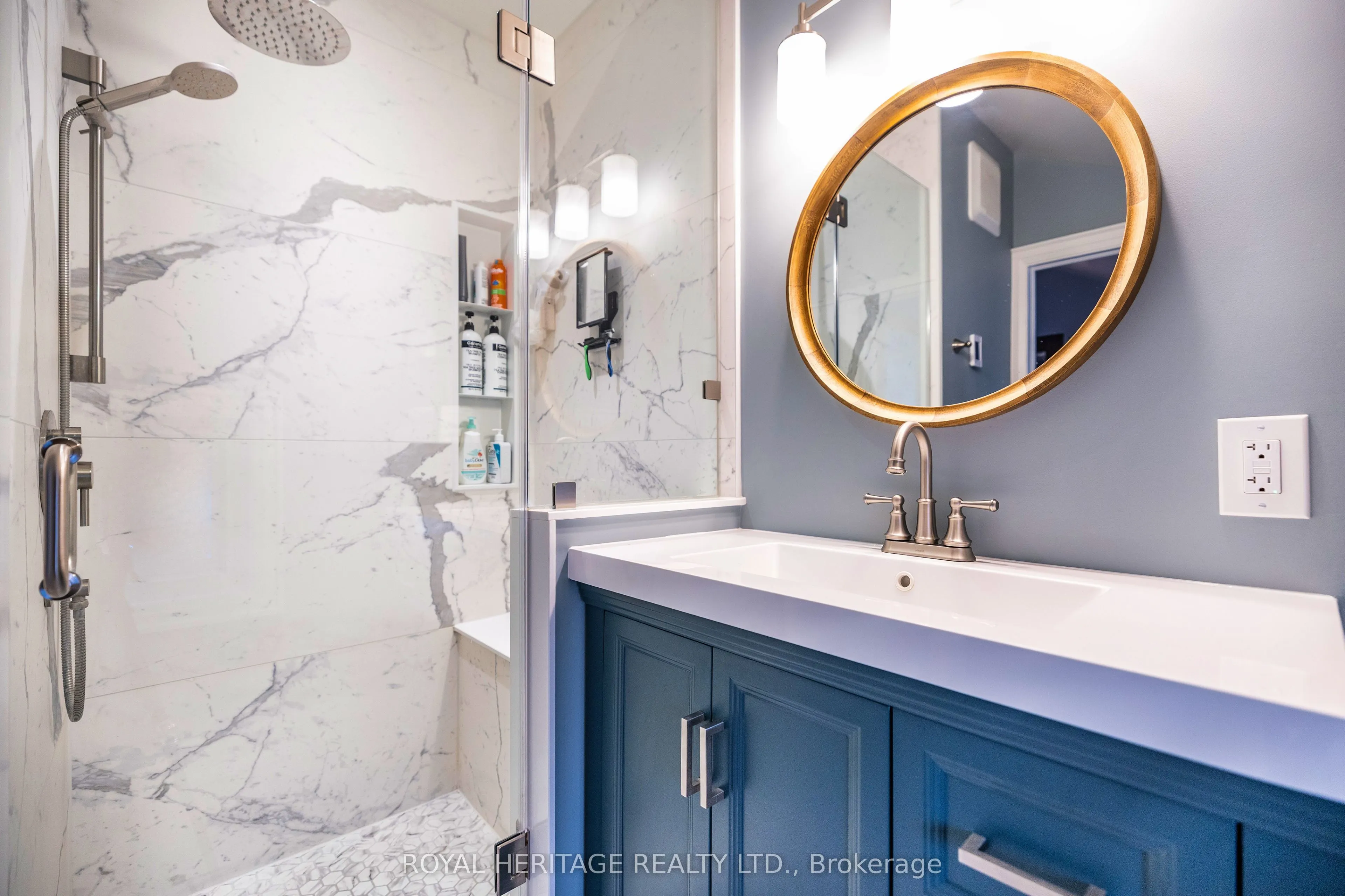 220 Cochrane Street