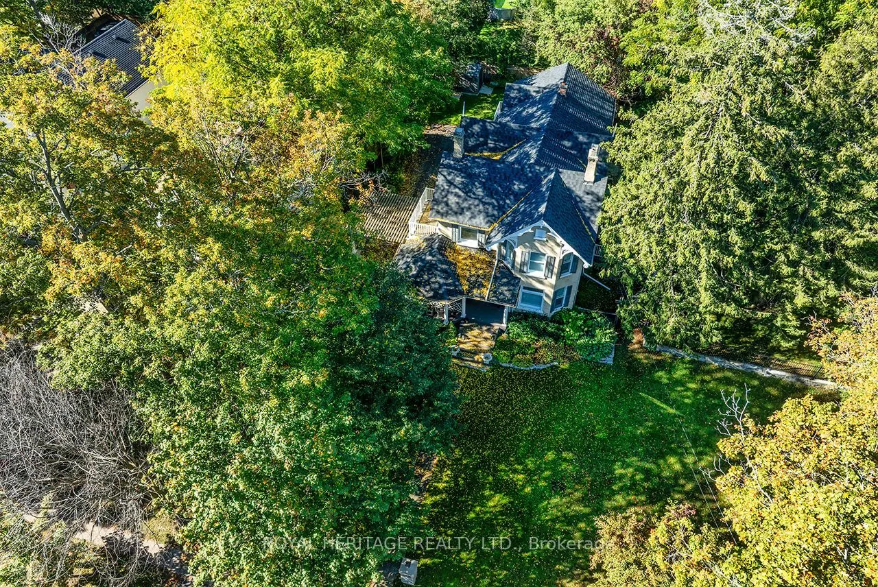 220 Cochrane Street