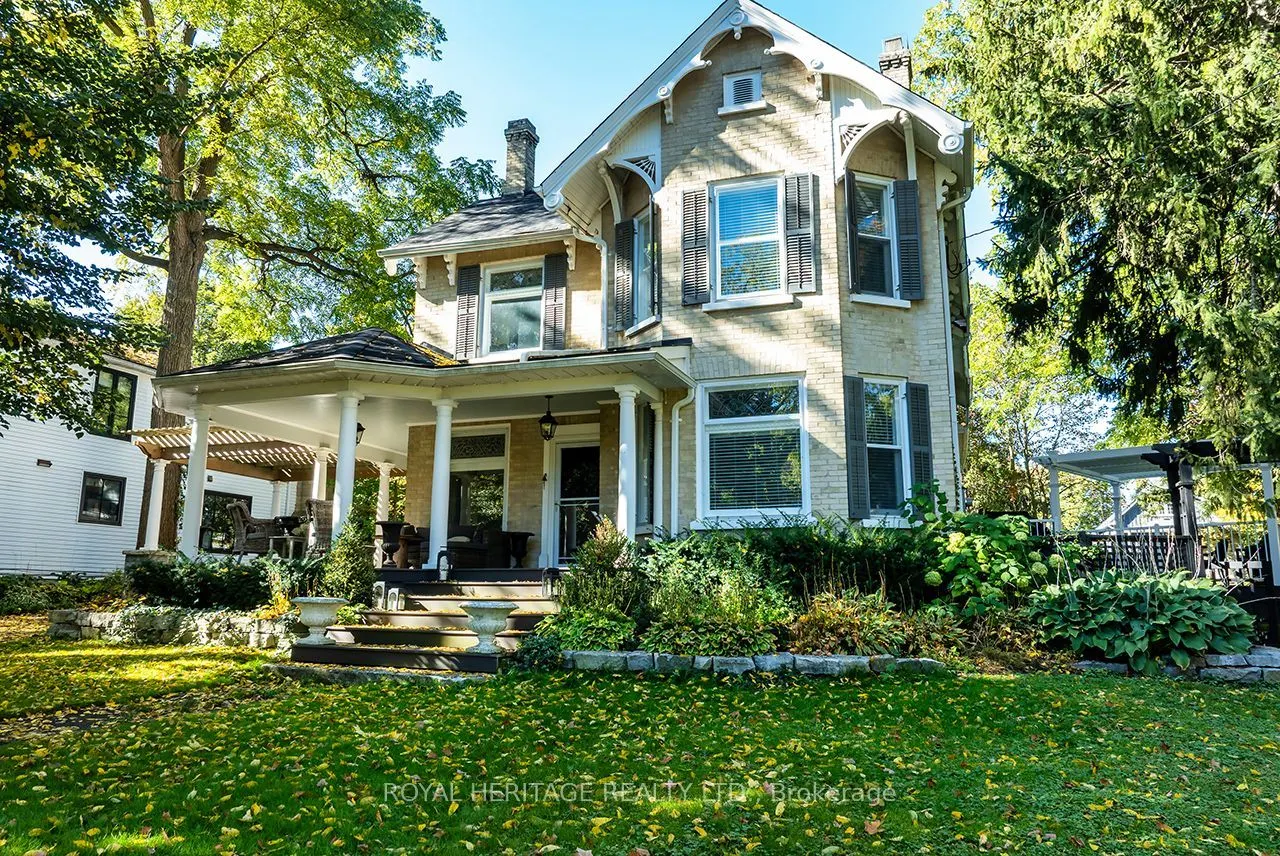 220 Cochrane Street