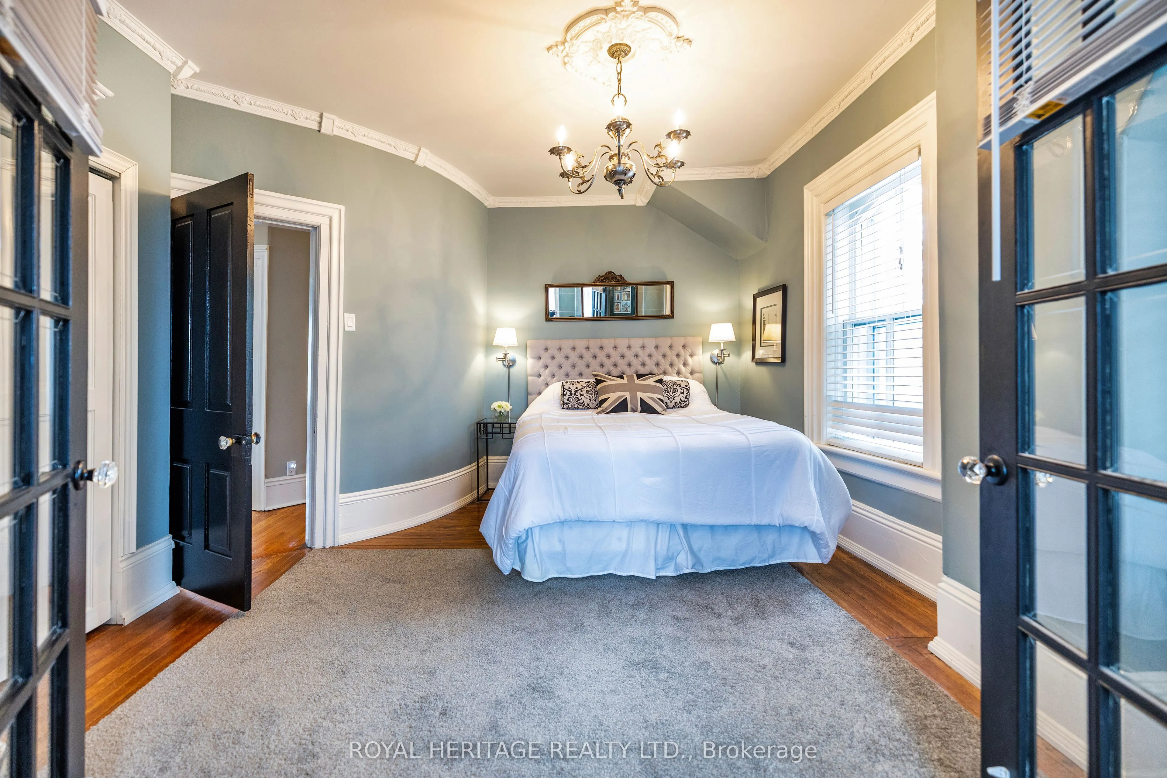220 Cochrane Street