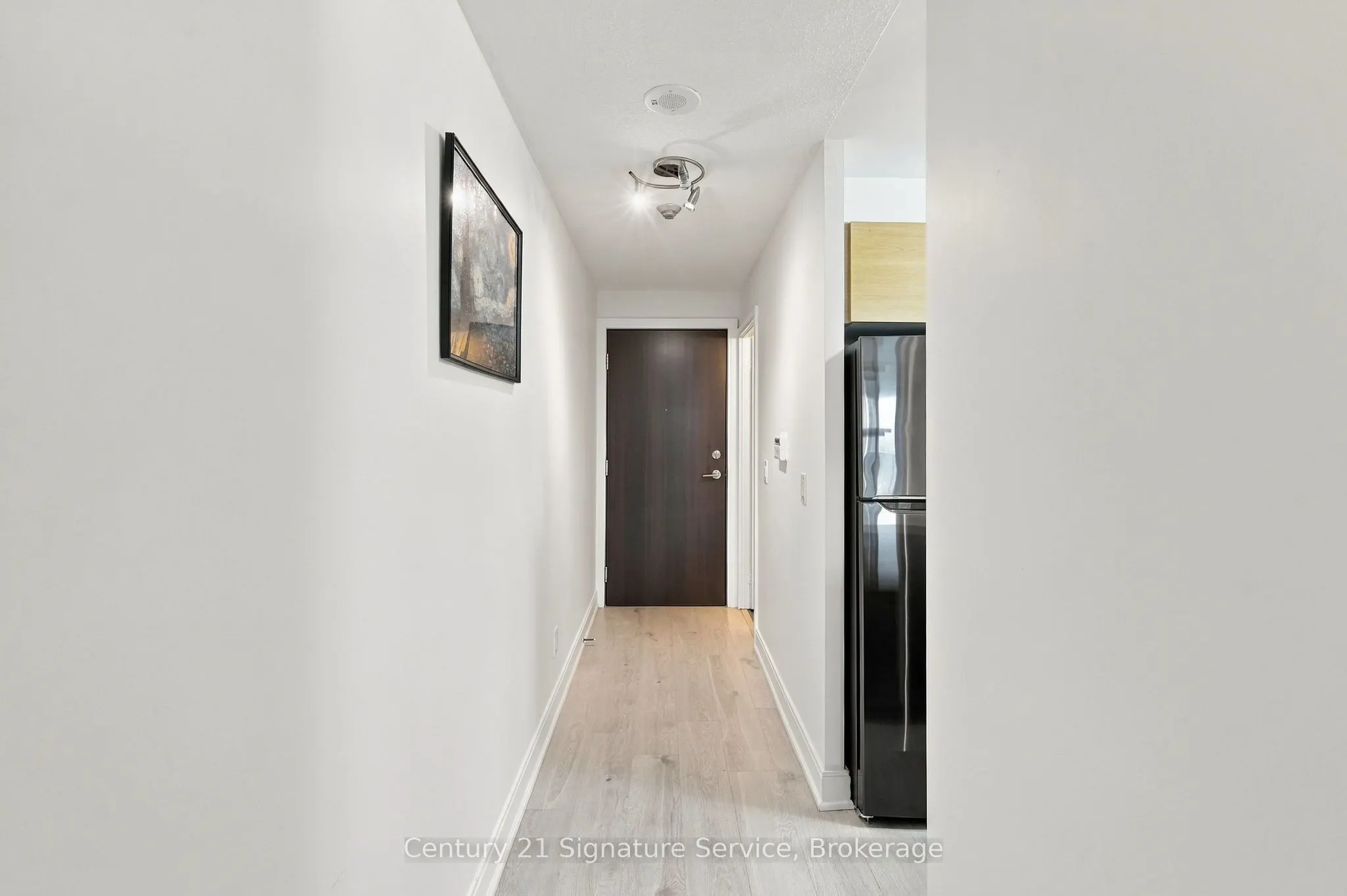 135 Village Green Square #1822