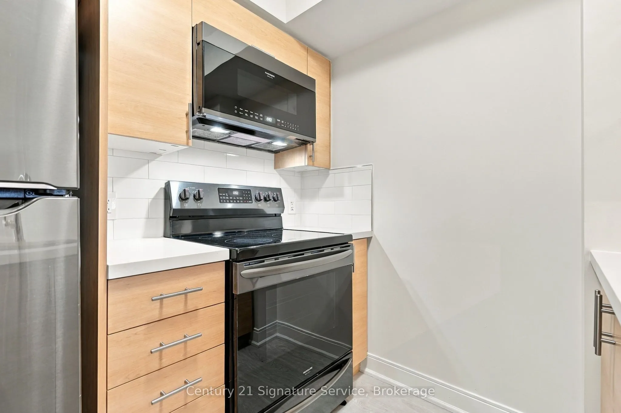 135 Village Green Square #1822