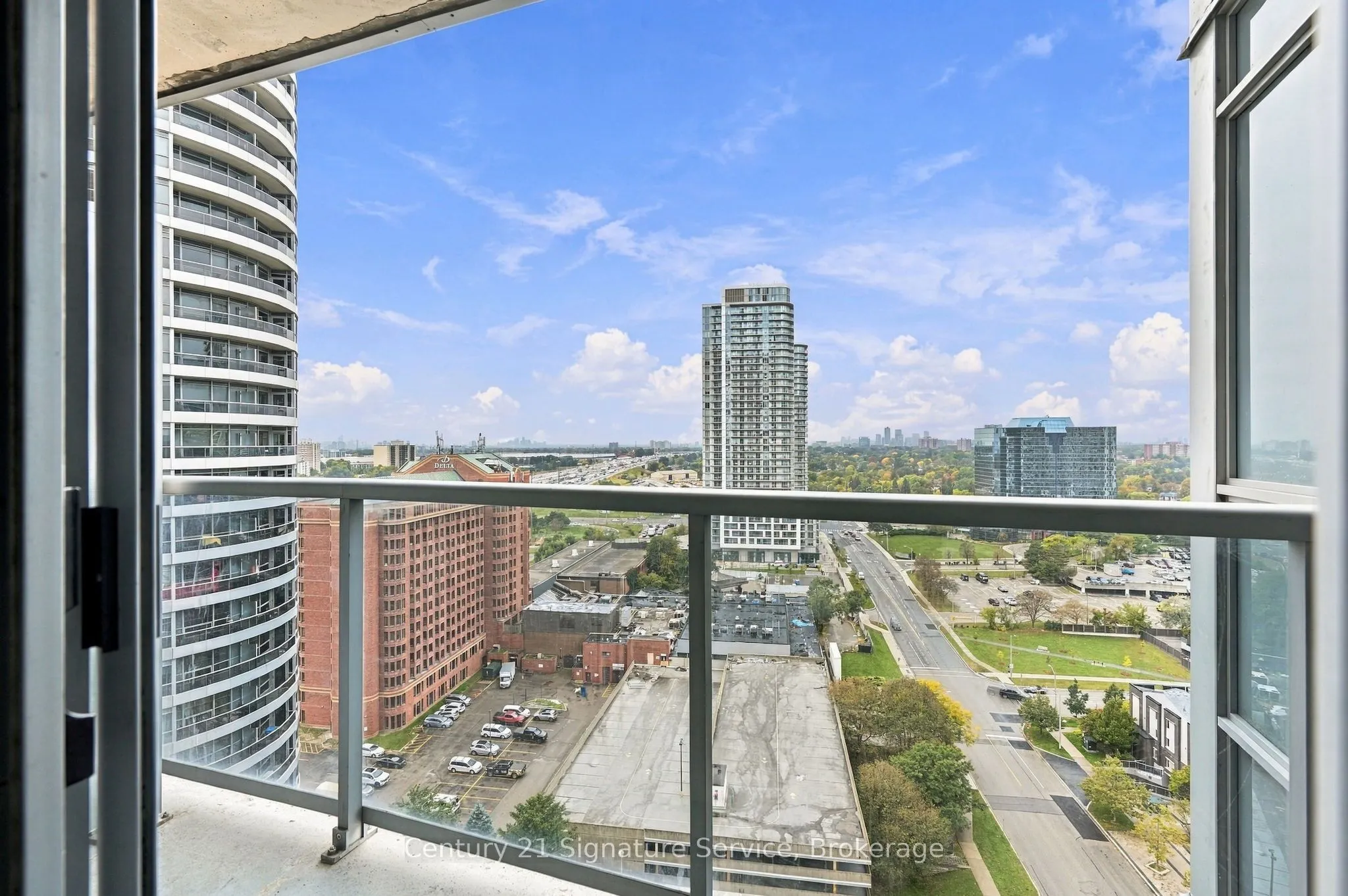 135 Village Green Square #1822
