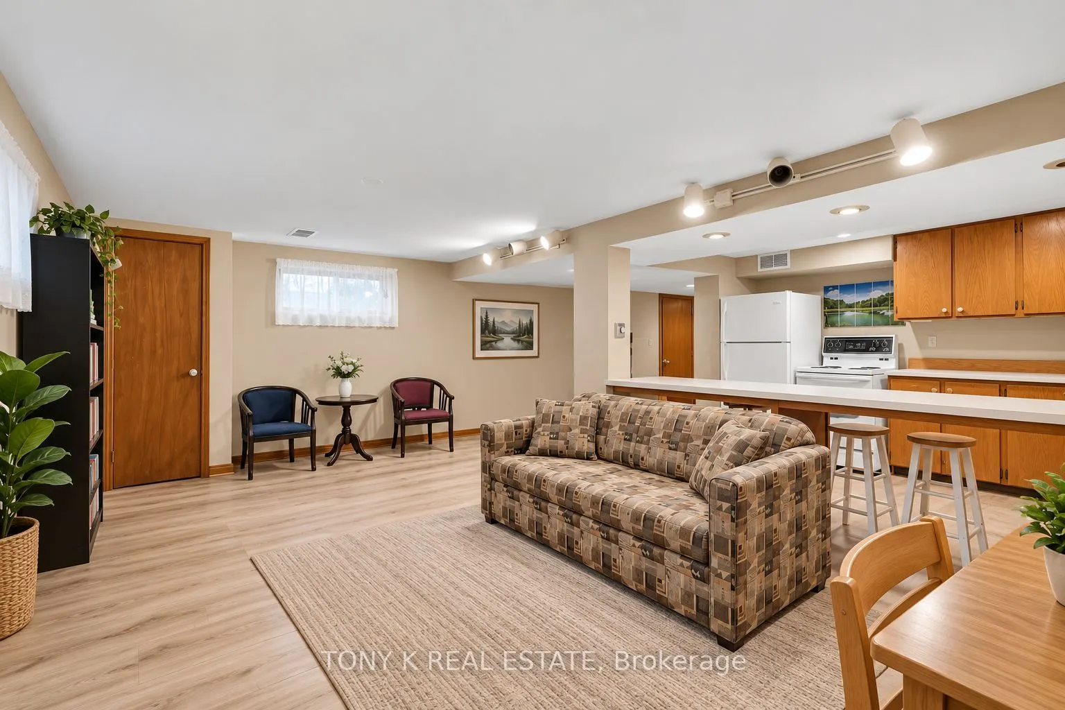 102 Haileybury Drive