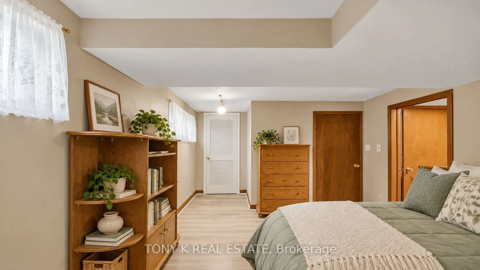 102 Haileybury Drive