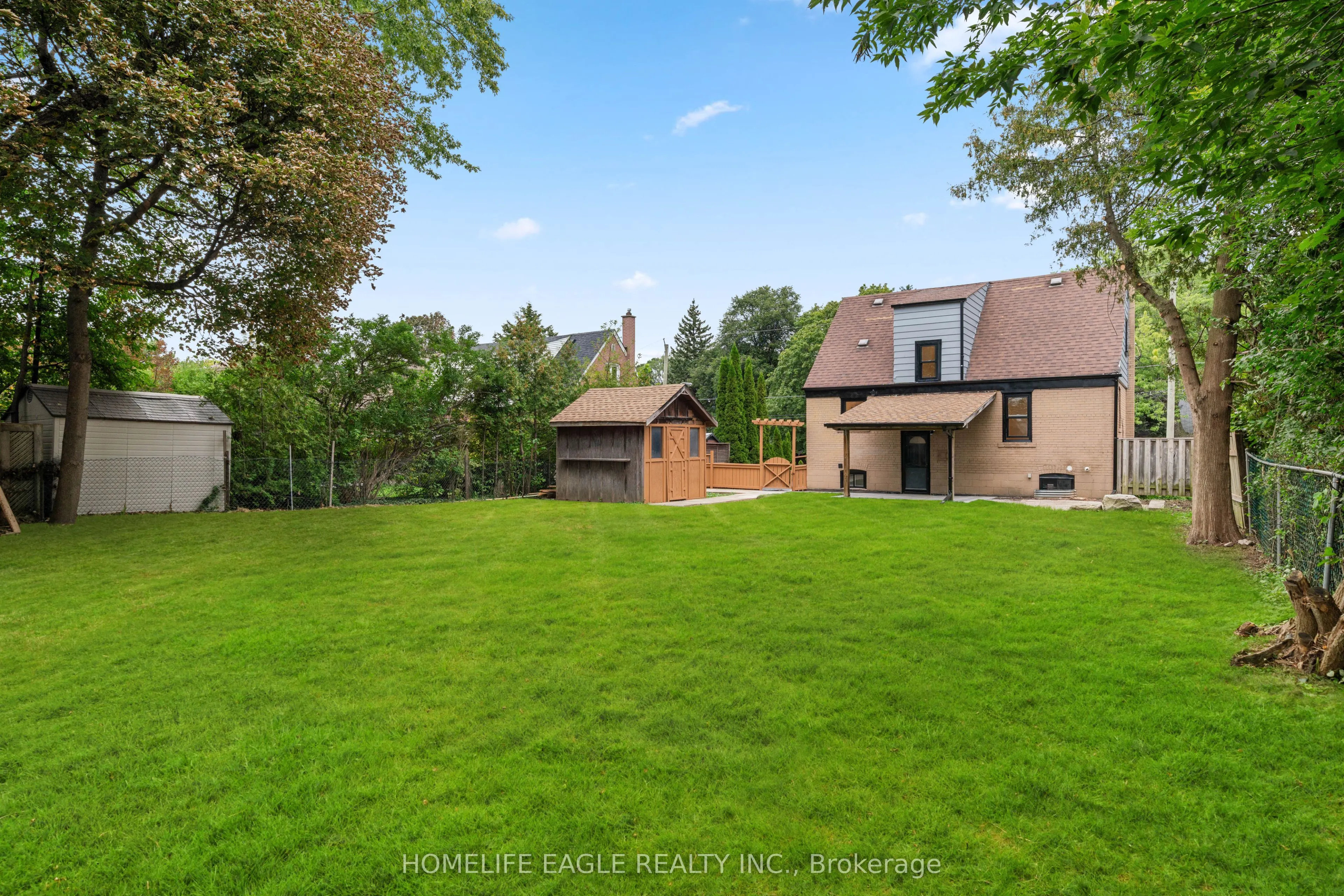 82 Scarborough Heights Boulevard