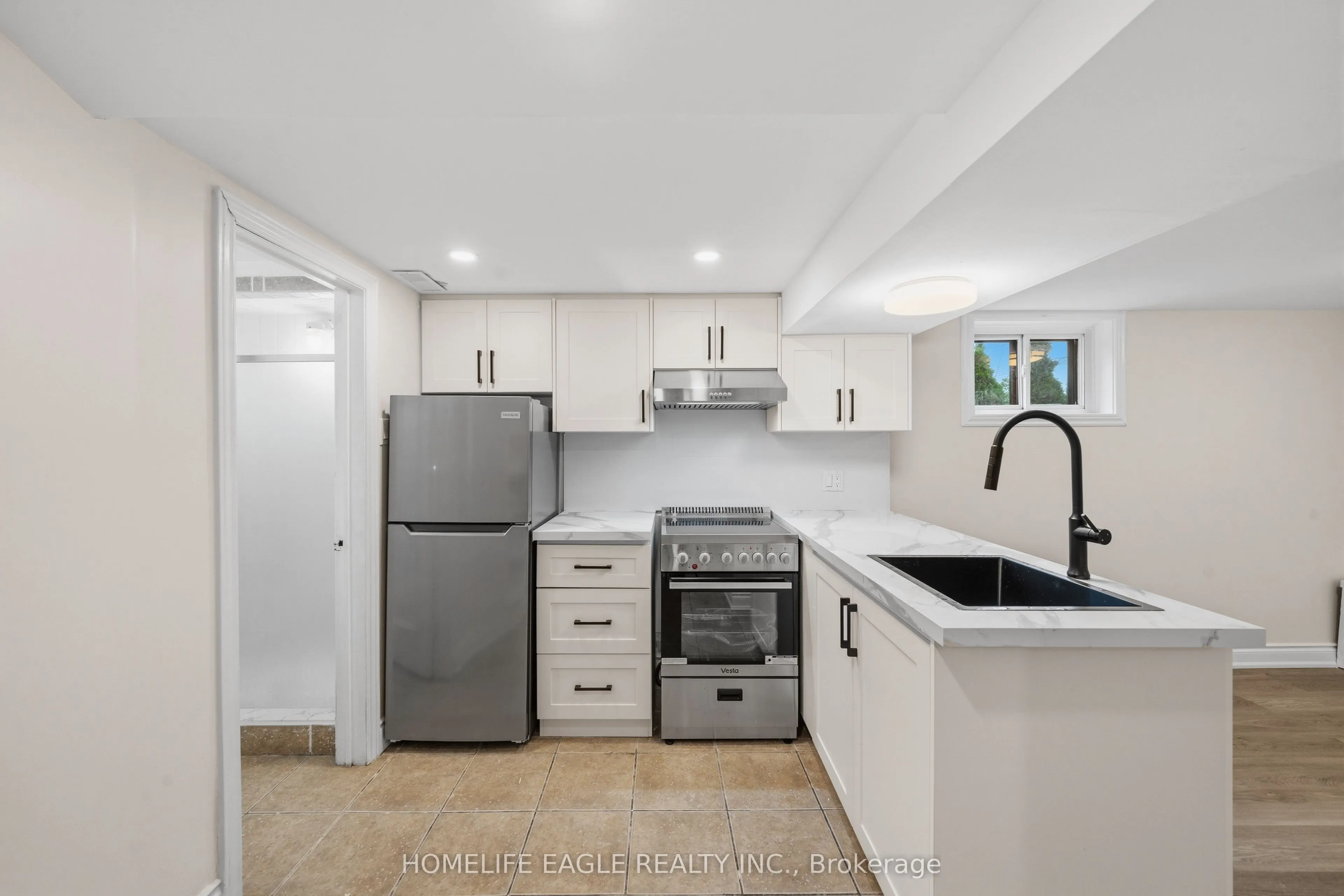 82 Scarborough Heights Boulevard